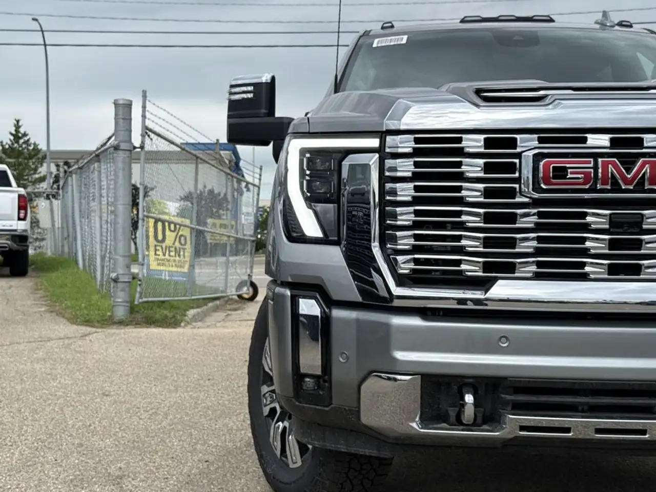 GMC Sierra 3500HD снимка GMC Sierra 3500HD