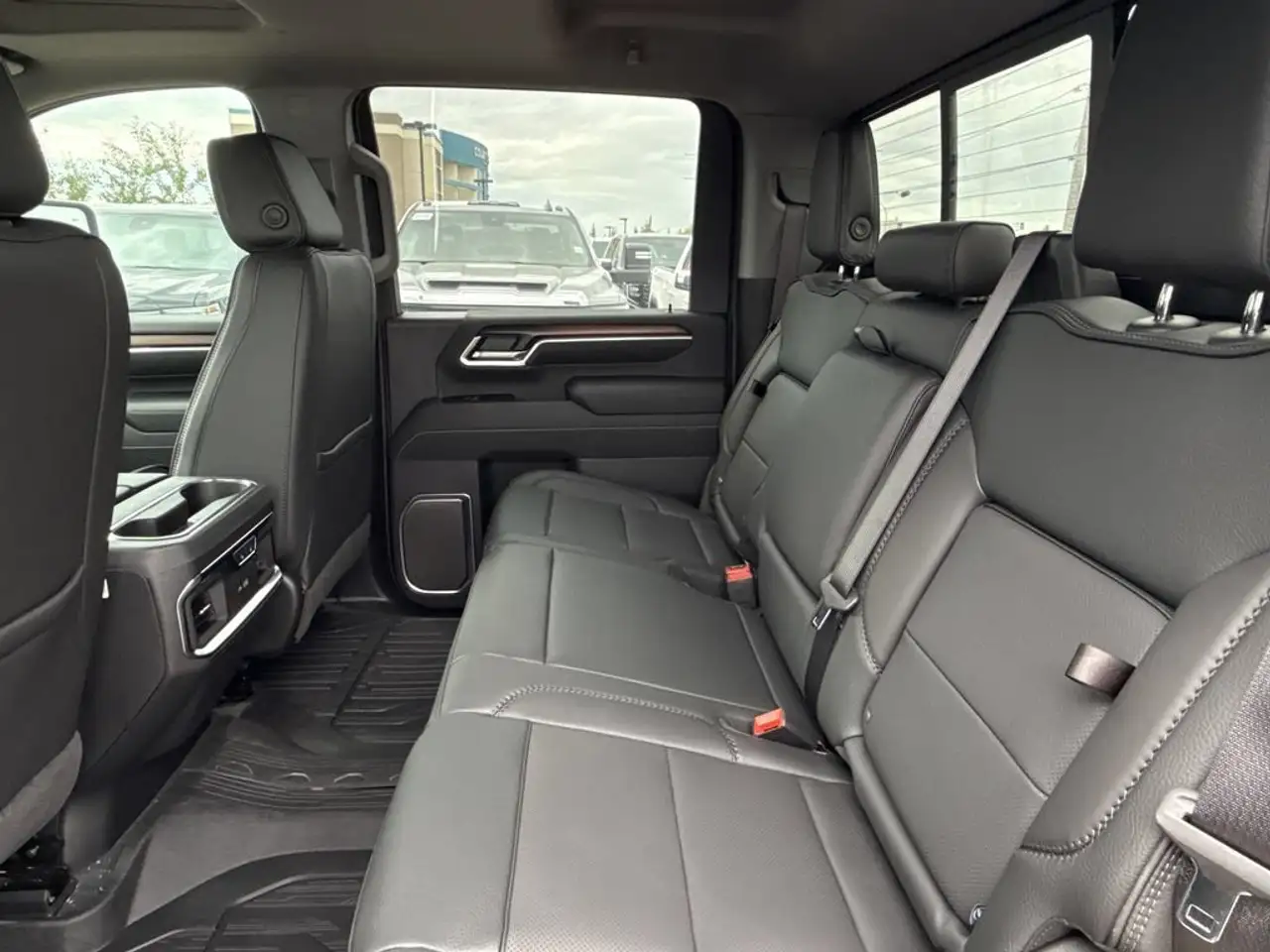 GMC Sierra 3500HD снимка GMC Sierra 3500HD