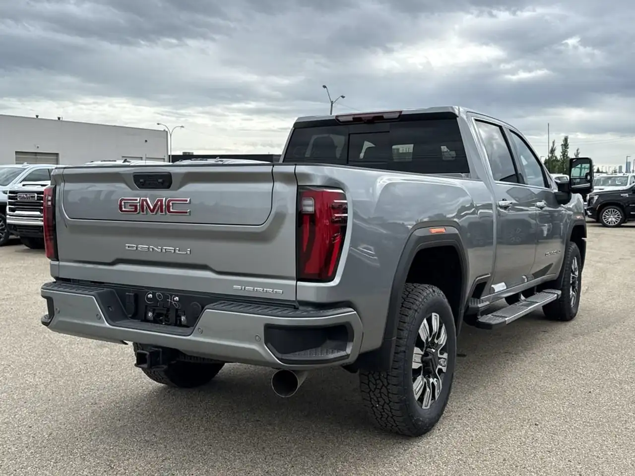 GMC Sierra 3500HD снимка GMC Sierra 3500HD