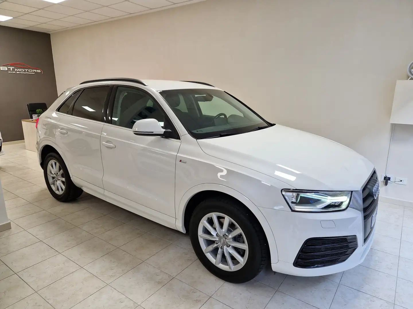 Audi Q3 Q3 2.0 tdi 120cv s-tronic Blanc - 1
