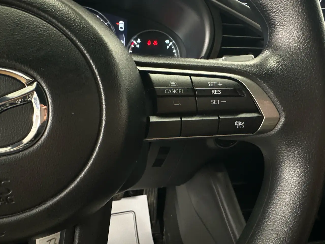 Mazda 3 снимка Mazda 3