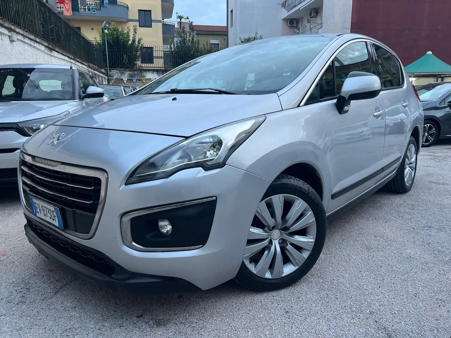 Peugeot 3008 3008 I 1.6 hdi 8v Business 115cv fap Silber - 1