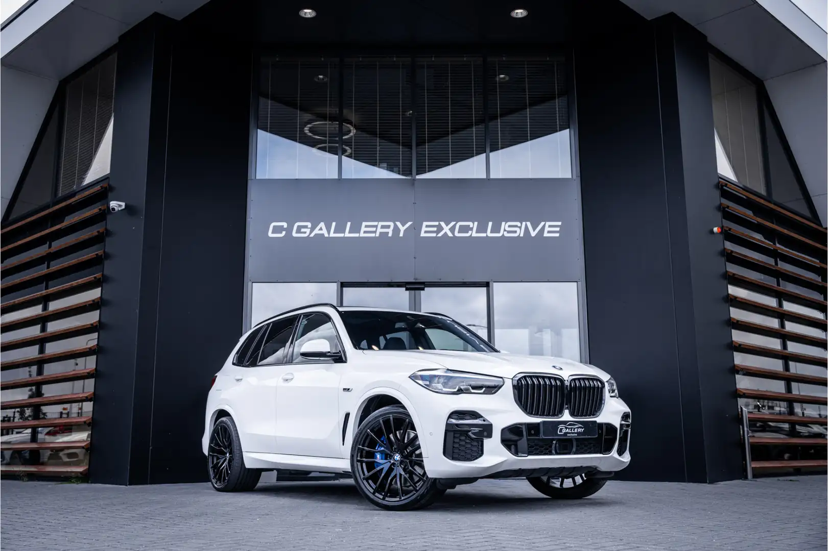 BMW X5 xDrive45e High Executive - M Sport | Panorama | Me Biały - 1