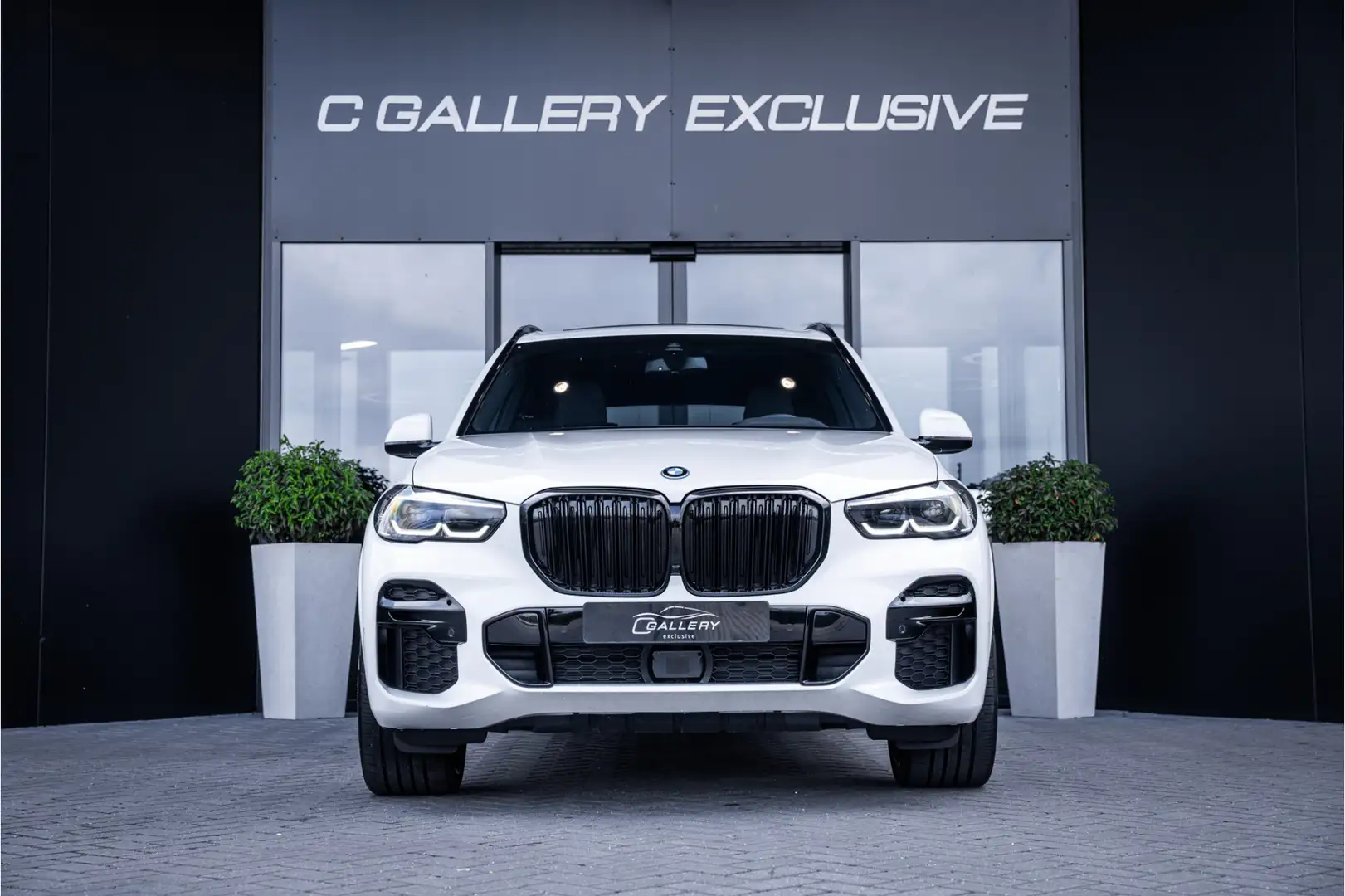 BMW X5 xDrive45e High Executive - M Sport | Panorama | Me Biały - 2