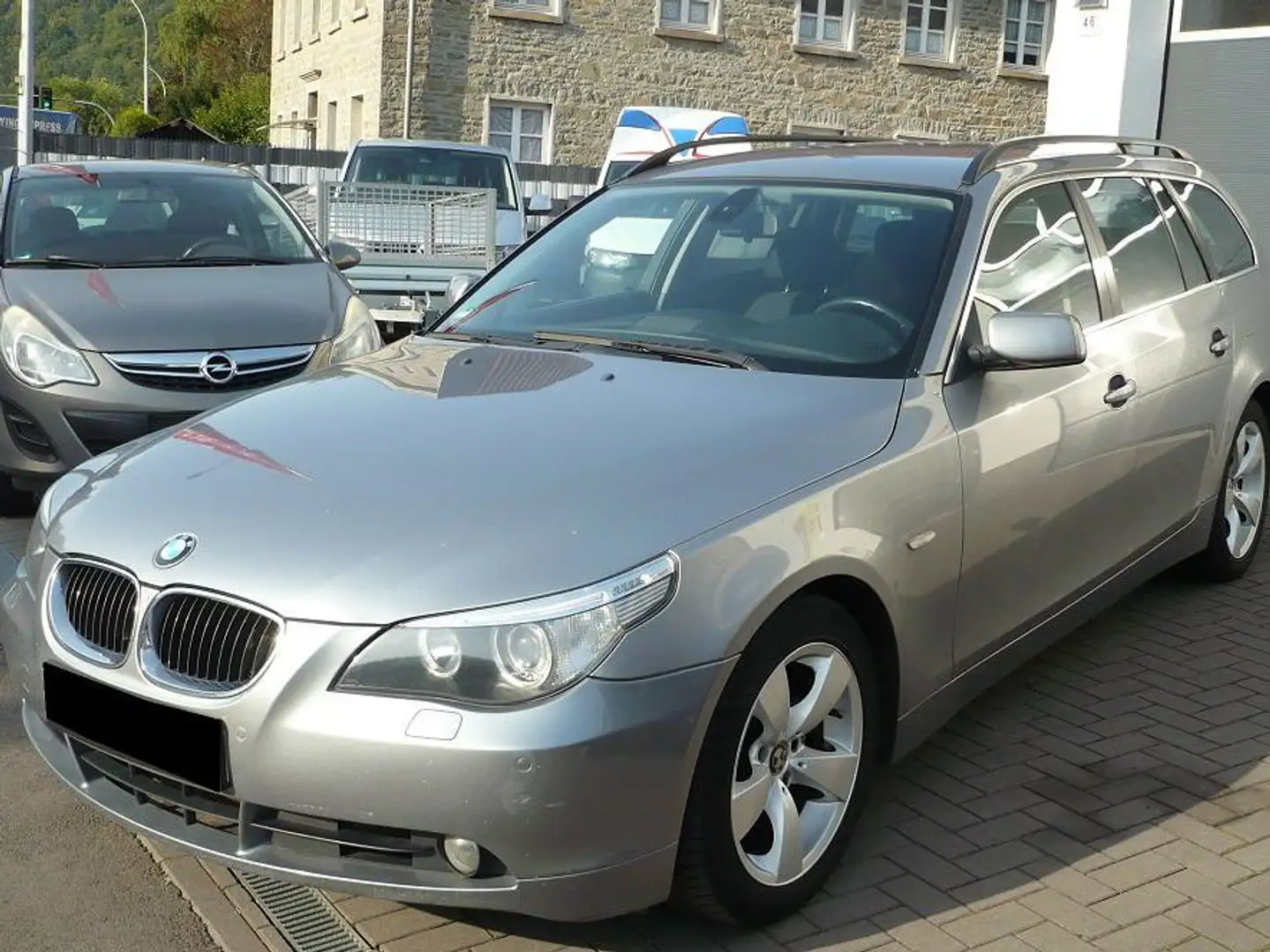 BMW 525 525d Touring Aut. Xenon Klima Navi Pdc Grau - 2