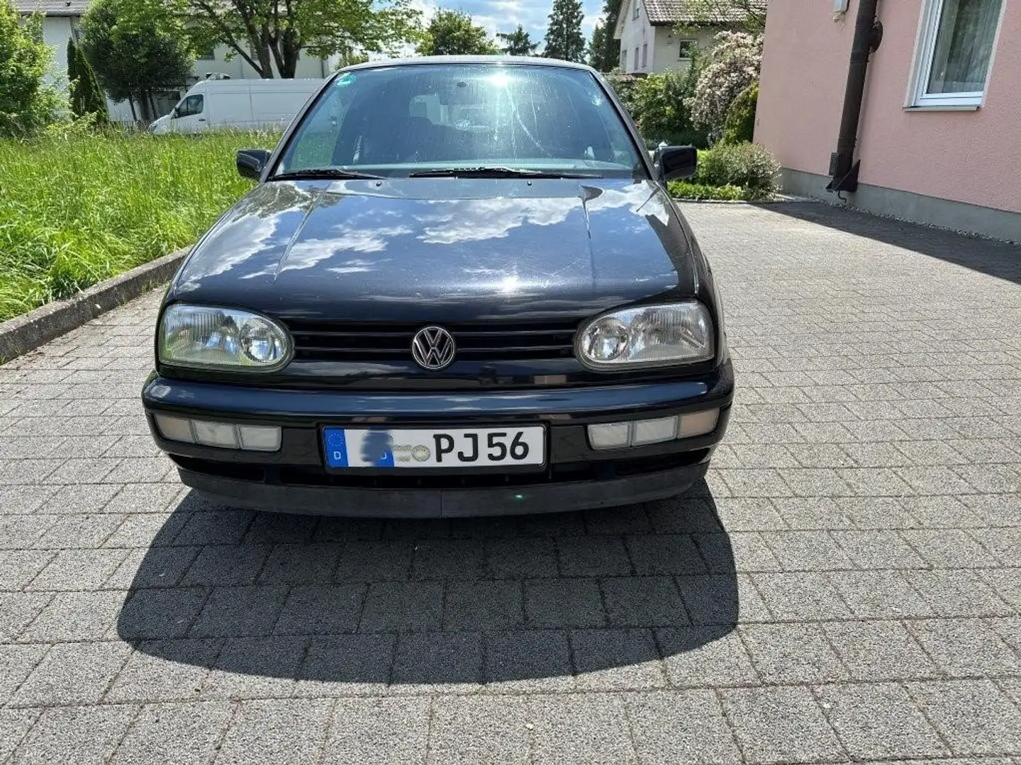 Volkswagen Golf Cabriolet Golf Cabrio 1.8 Bon Jovi Černá - 2