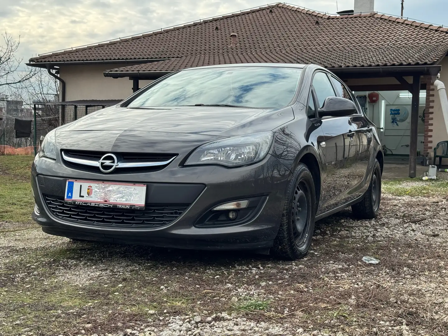 Opel Astra Astra 1,4 Turbo Ecotec Österreich Edition Start/Stop System Österreich Edition Start/Stop System Grau - 1