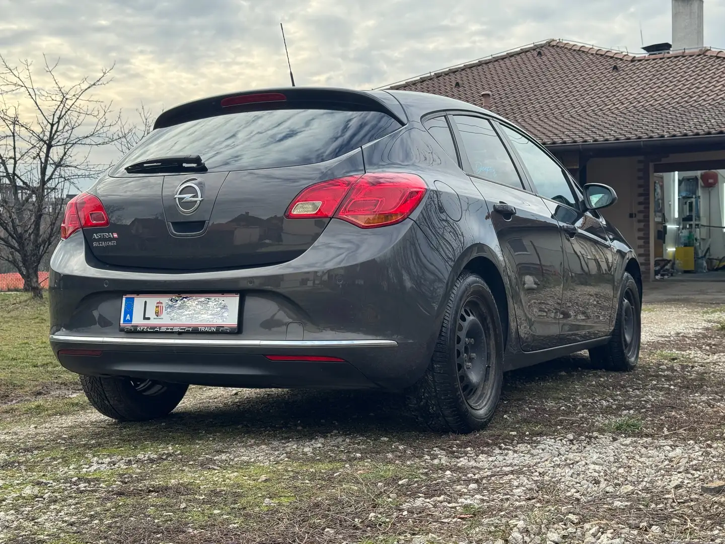 Opel Astra Astra 1,4 Turbo Ecotec Österreich Edition Start/Stop System Österreich Edition Start/Stop System Grau - 2