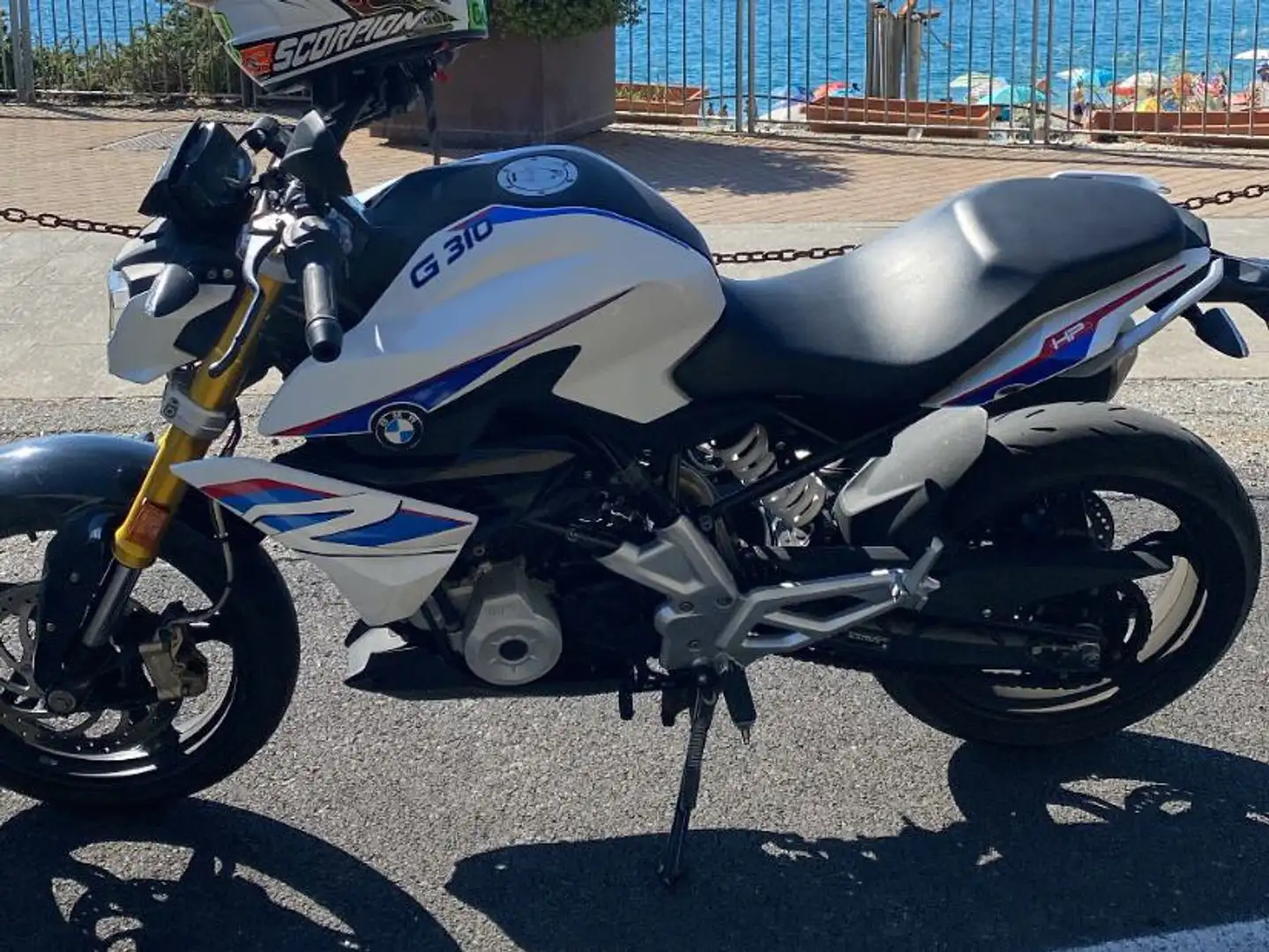 BMW G 310 R White - 1
