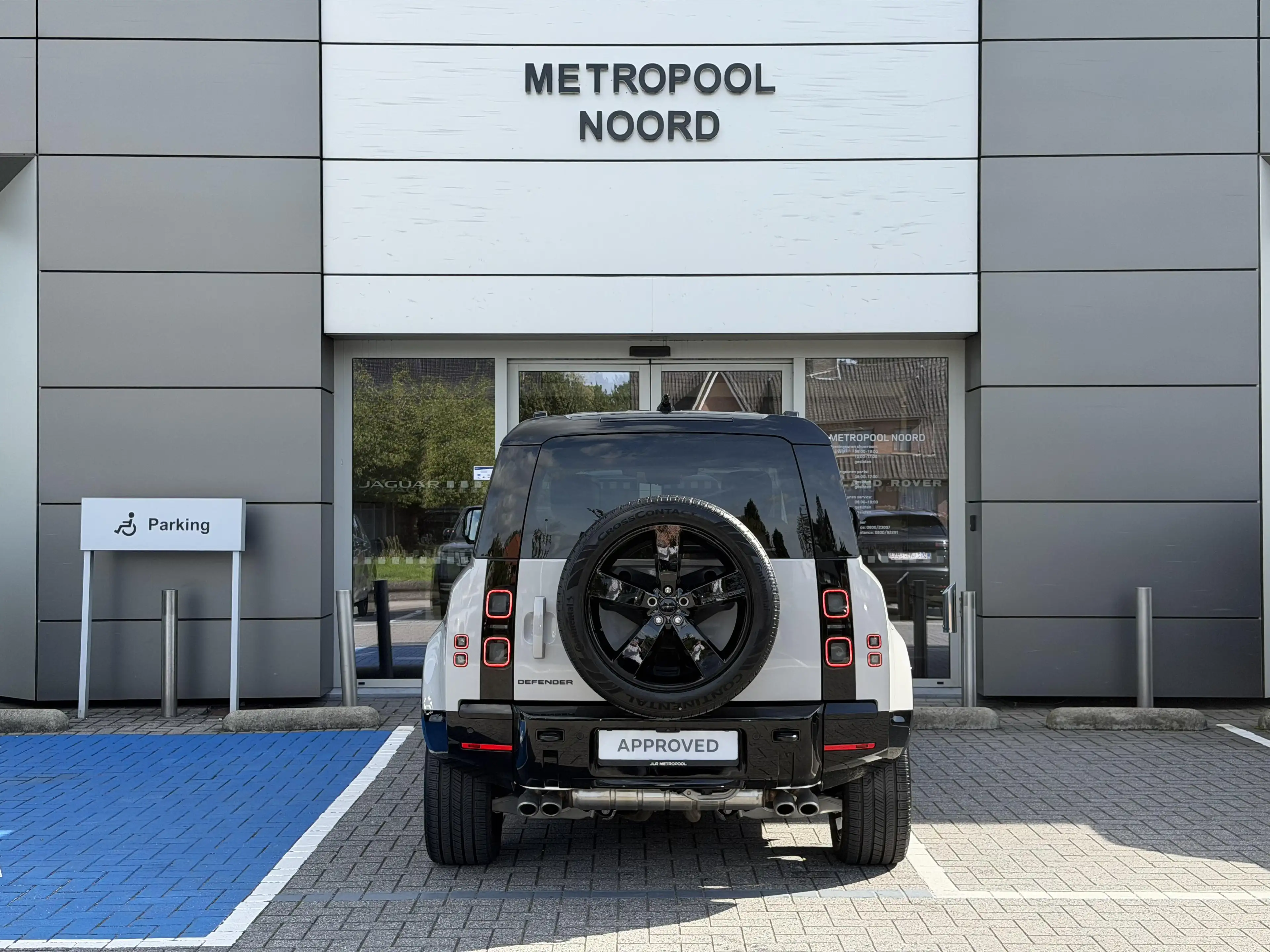 Land Rover Defender 110 P425 X-Dynamic HSE // Lichte Vracht — photo 3