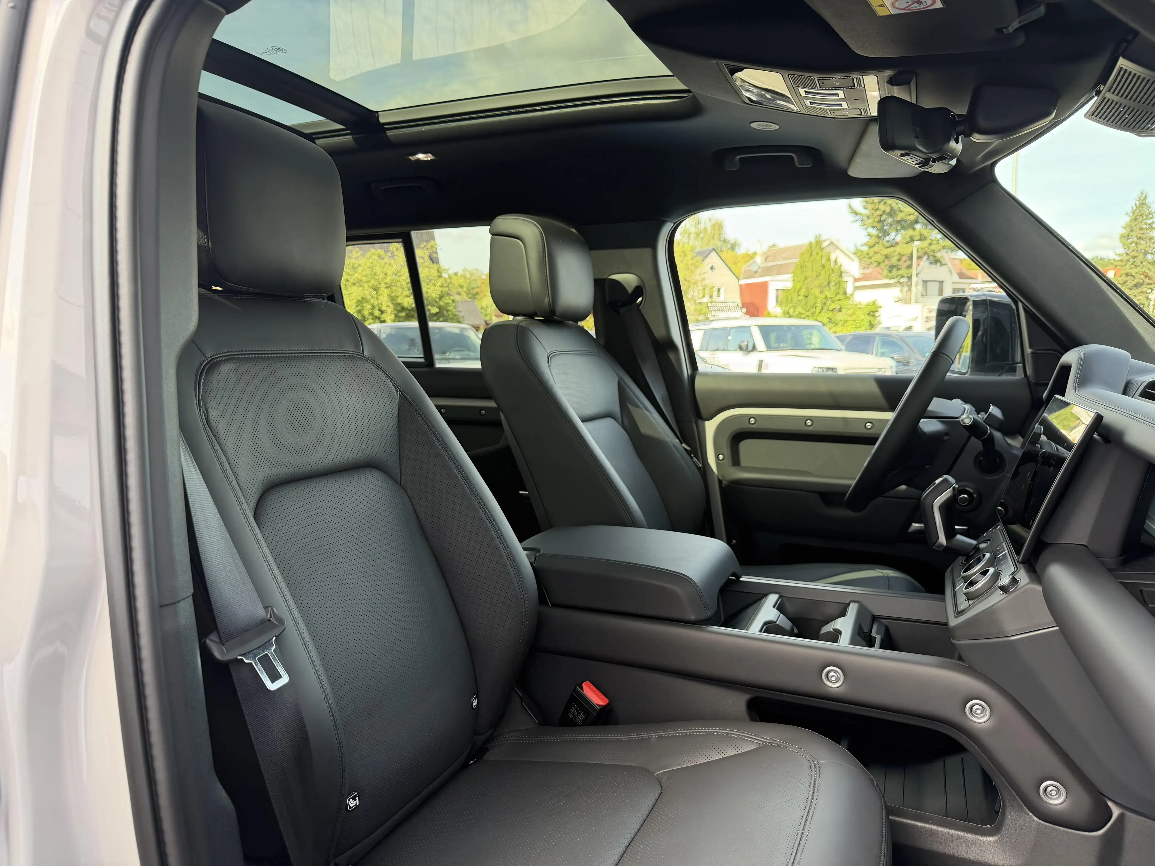 Land Rover Defender 110 P425 X-Dynamic HSE // Lichte Vracht — photo 9