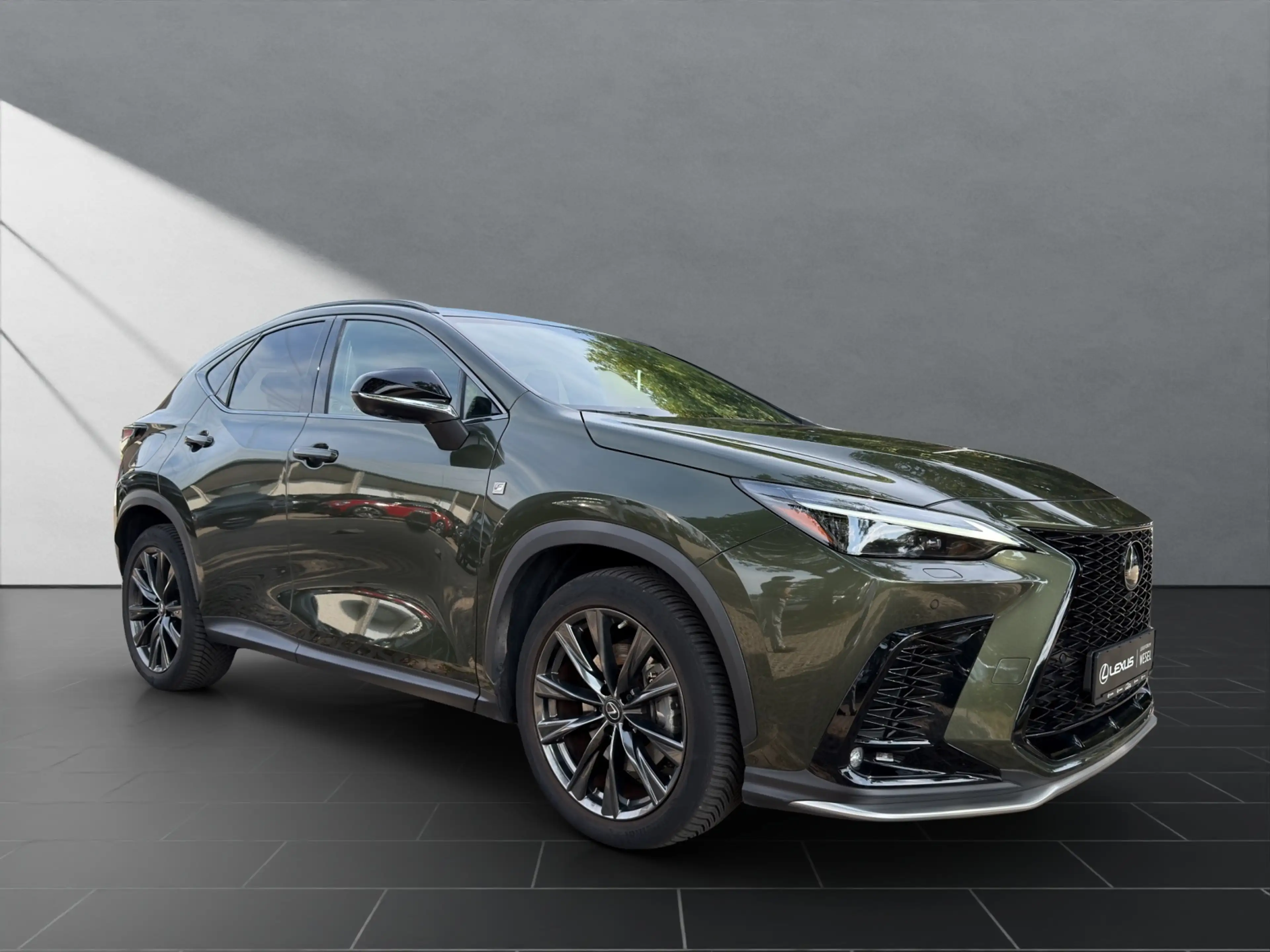 Lexus NX 450h+ (AZ20)(09.2021->) 450 h+ E-Four — photo 7