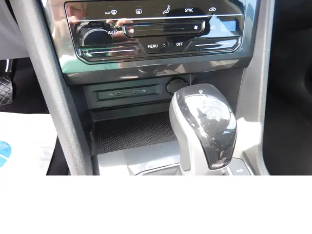 Volkswagen Tiguan view 8