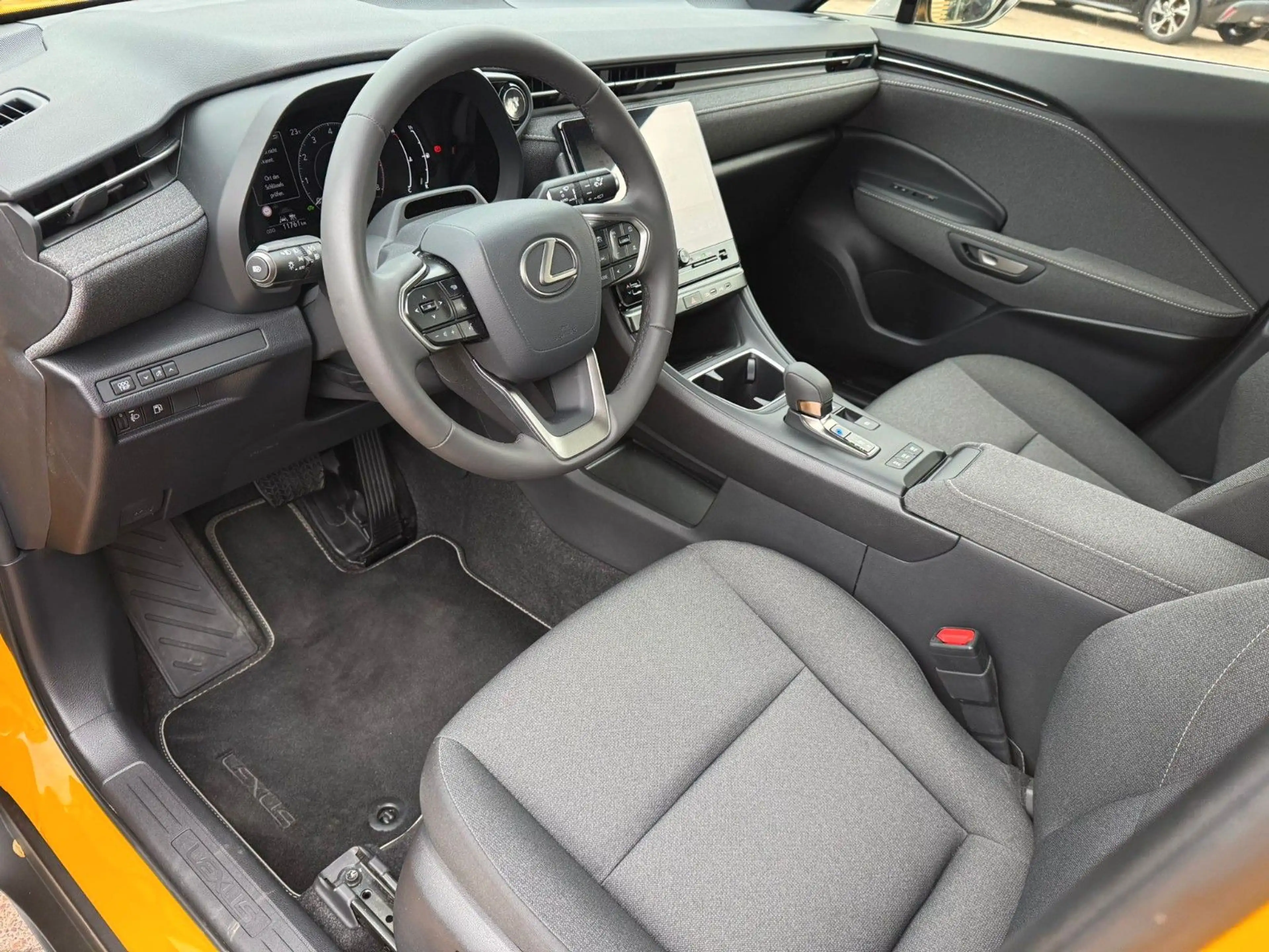 Lexus LBX FWD **KAMERA** — photo 9