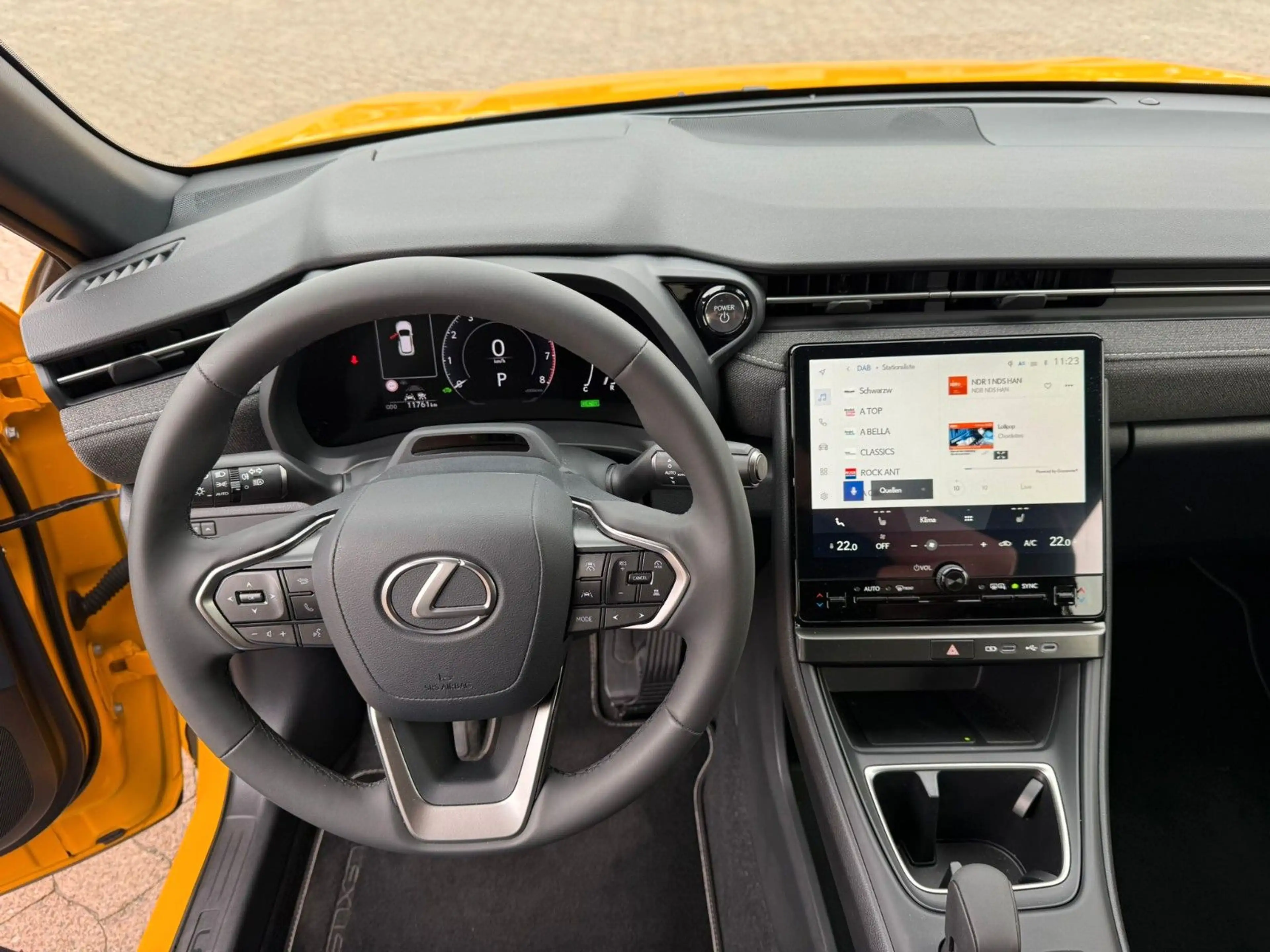 Lexus LBX FWD **KAMERA** — photo 12