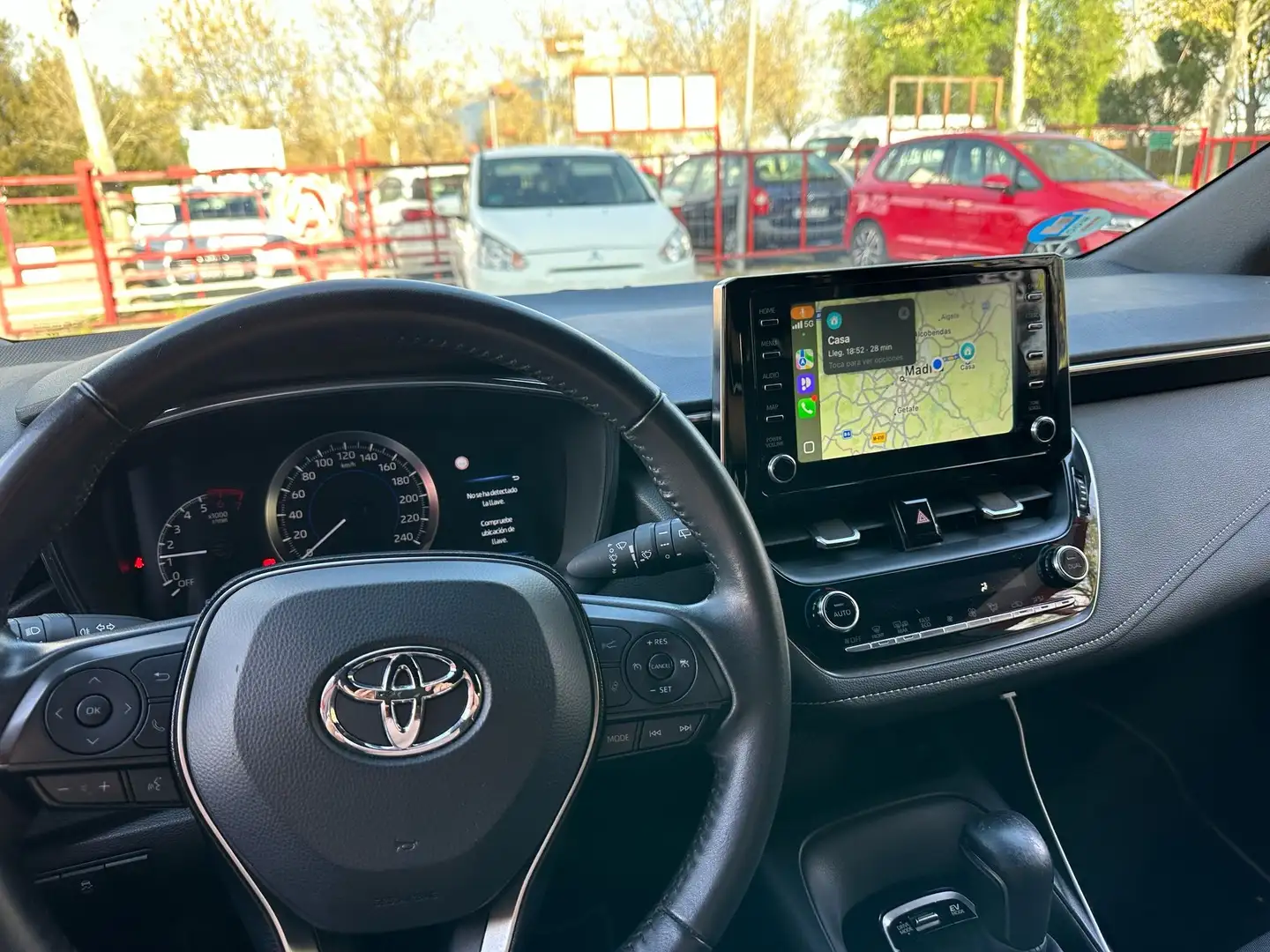 Toyota Corolla Touring Sports 125H Business Plus Wit - 2
