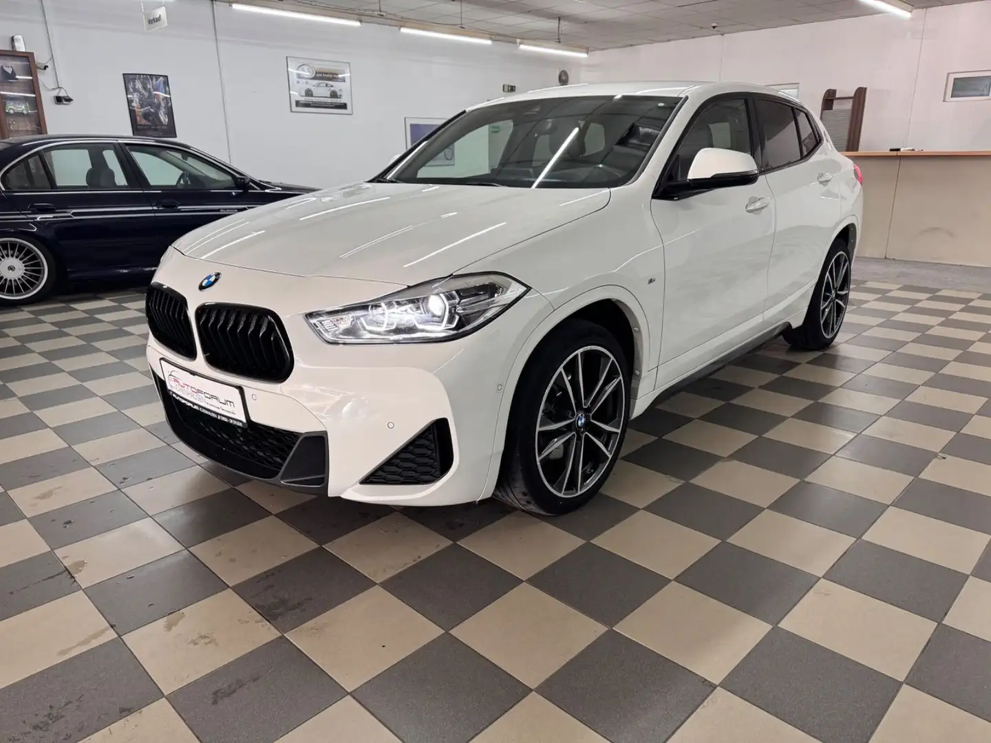 BMW X2 xDrive 18 d M Sport Blanc - 1
