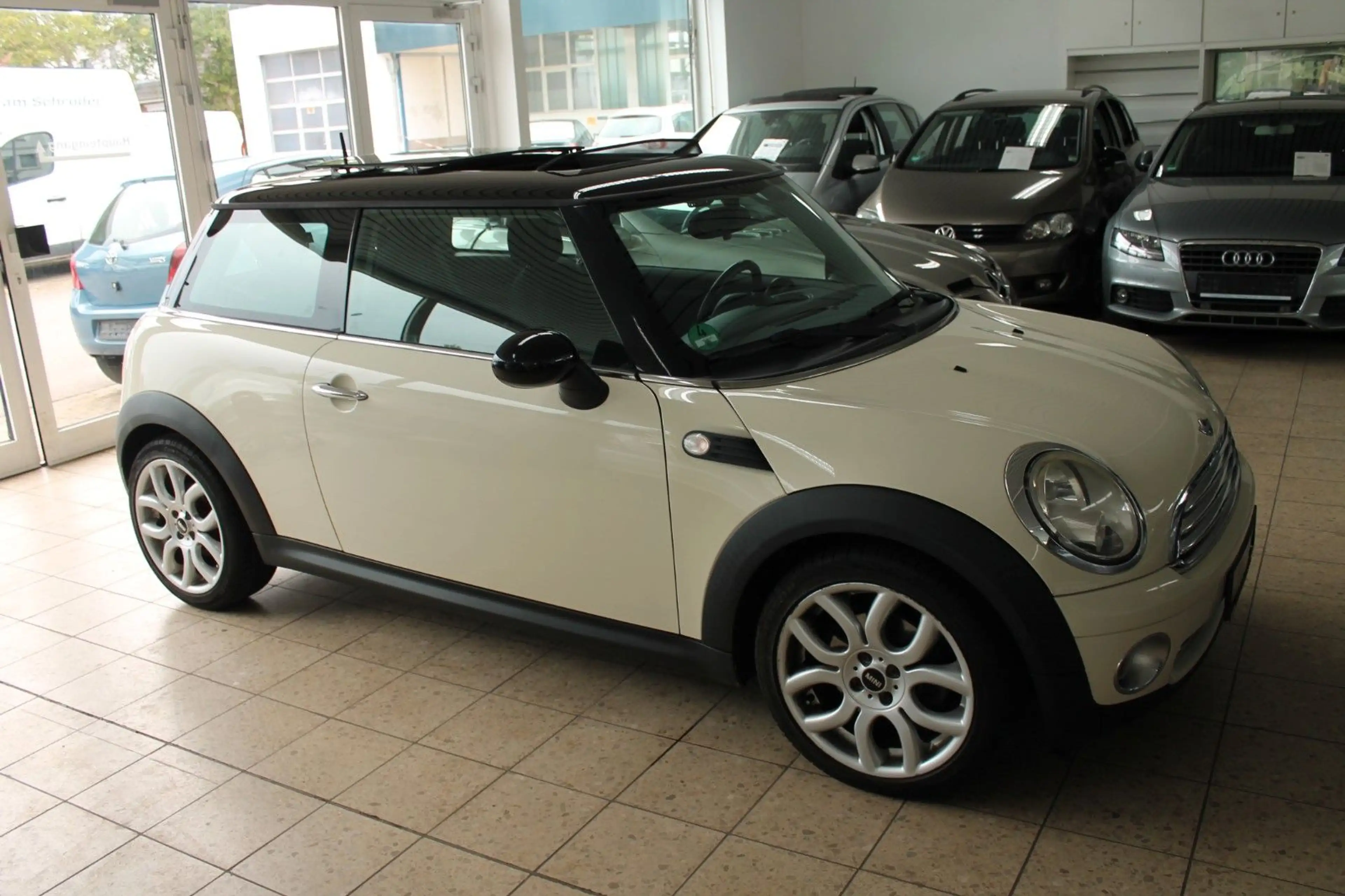 MINI Cooper Mini Cooper — photo 4