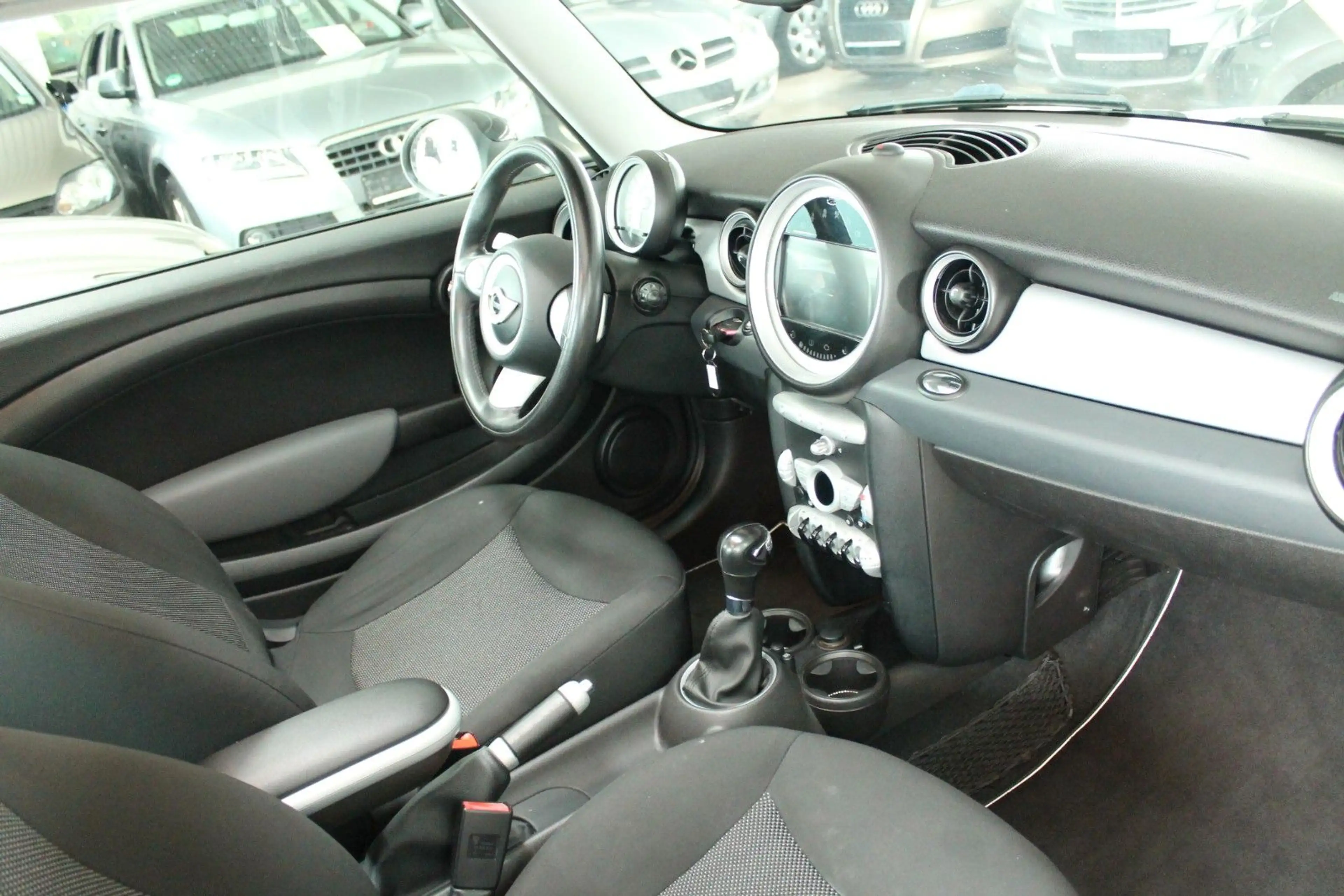 MINI Cooper Mini Cooper — photo 5