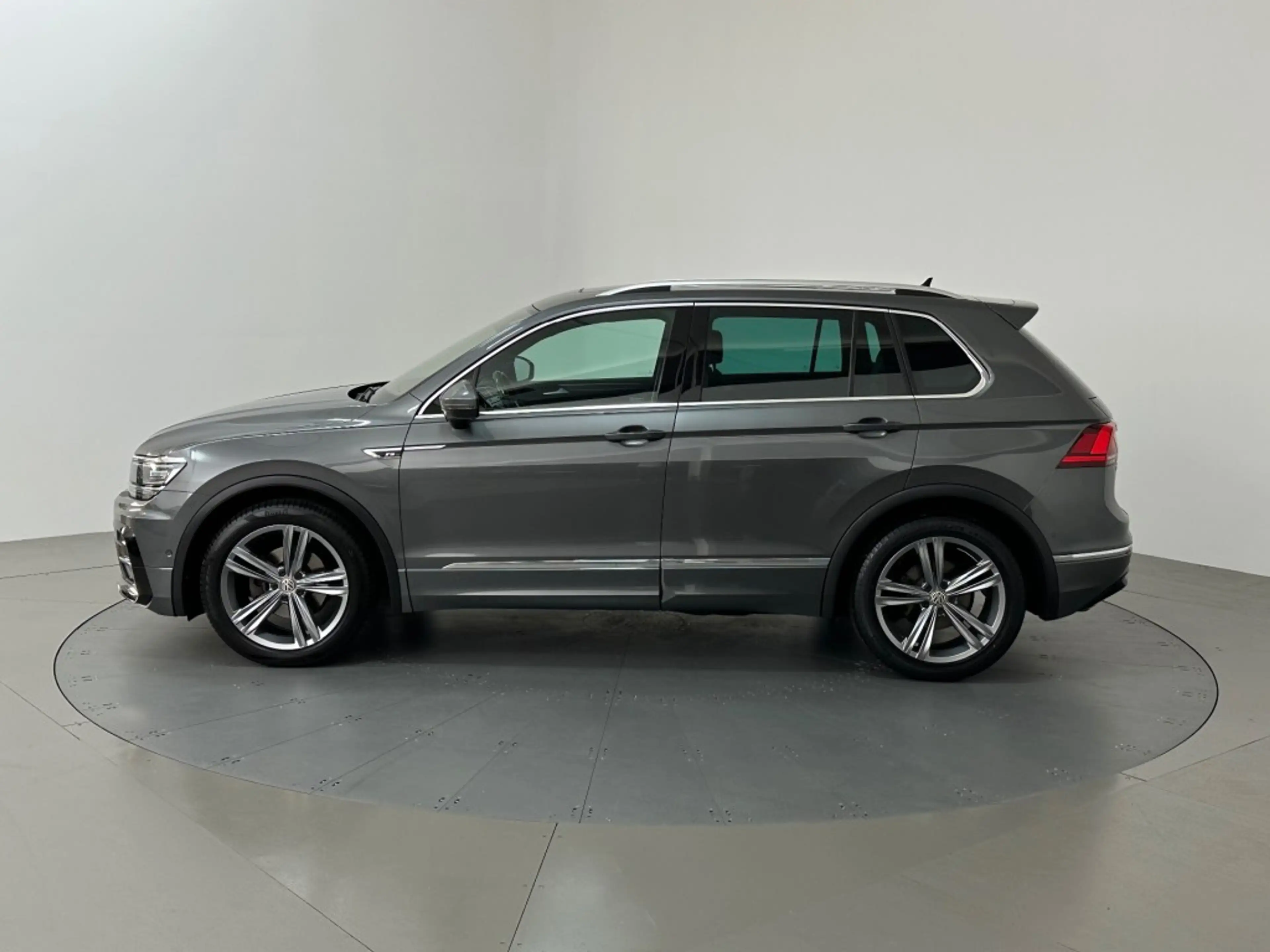 Volkswagen Tiguan 1.5 TSI DSG HIGHLINE R-LINE LEDER PANODAK — photo 6