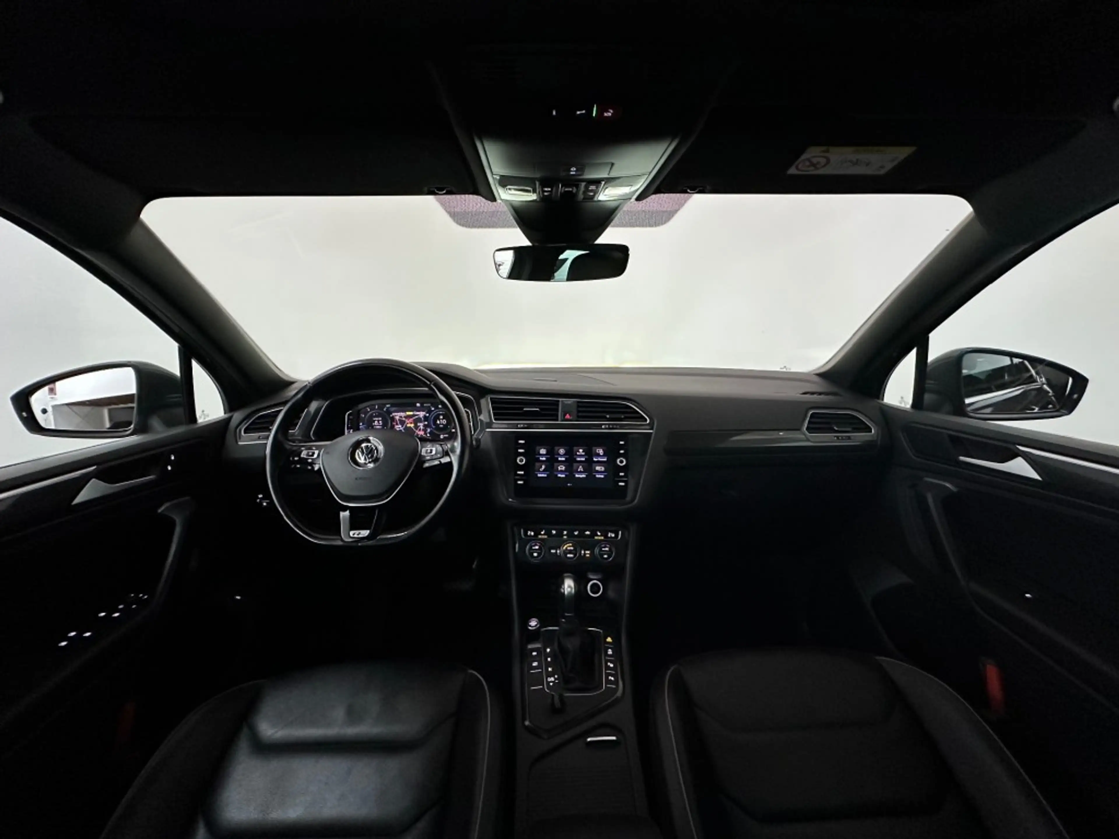 Volkswagen Tiguan 1.5 TSI DSG HIGHLINE R-LINE LEDER PANODAK — photo 42