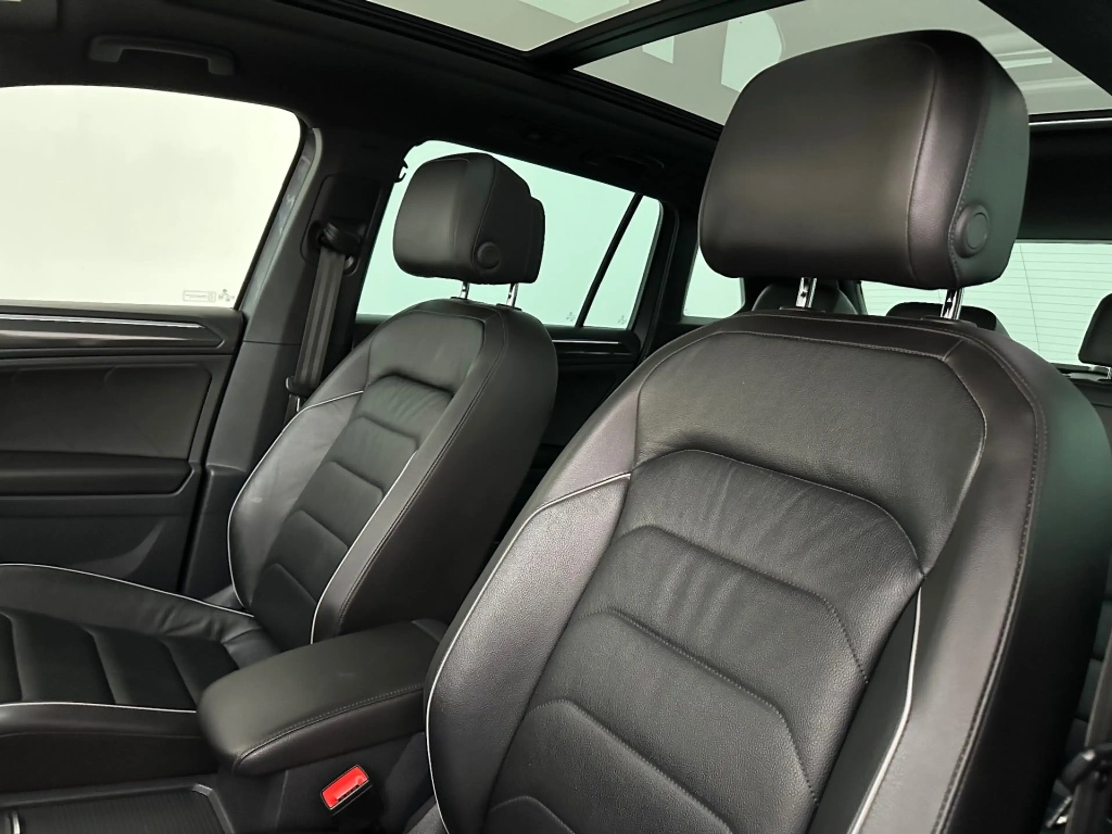 Volkswagen Tiguan 1.5 TSI DSG HIGHLINE R-LINE LEDER PANODAK — photo 30