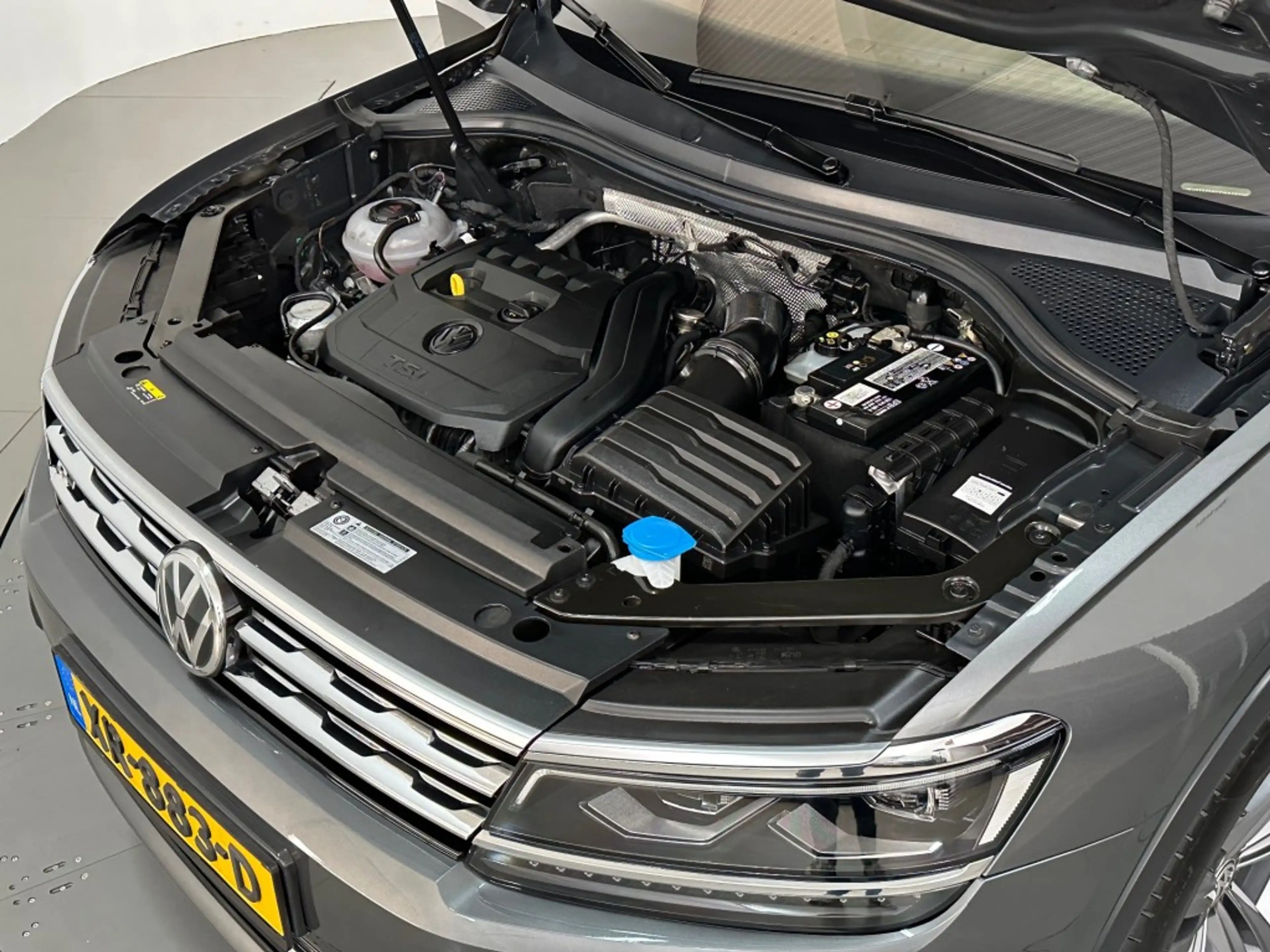 Volkswagen Tiguan 1.5 TSI DSG HIGHLINE R-LINE LEDER PANODAK — photo 14