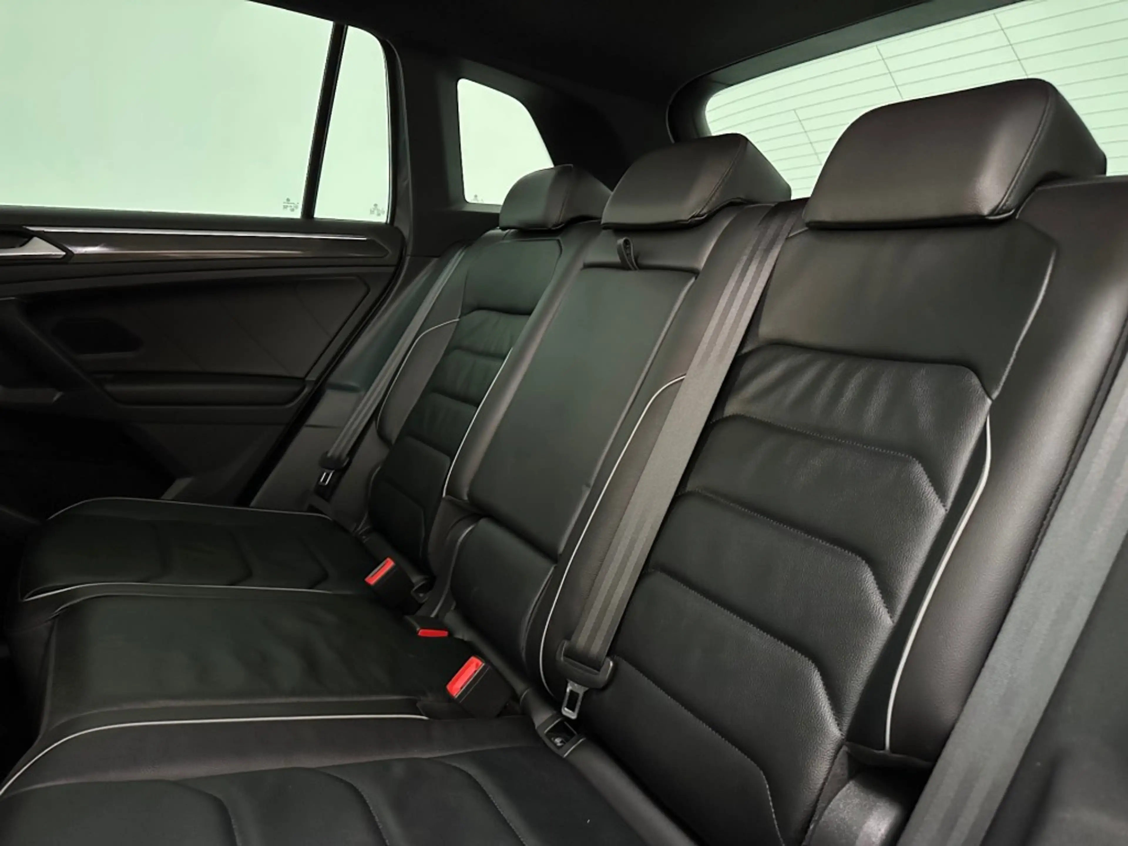 Volkswagen Tiguan 1.5 TSI DSG HIGHLINE R-LINE LEDER PANODAK — photo 38