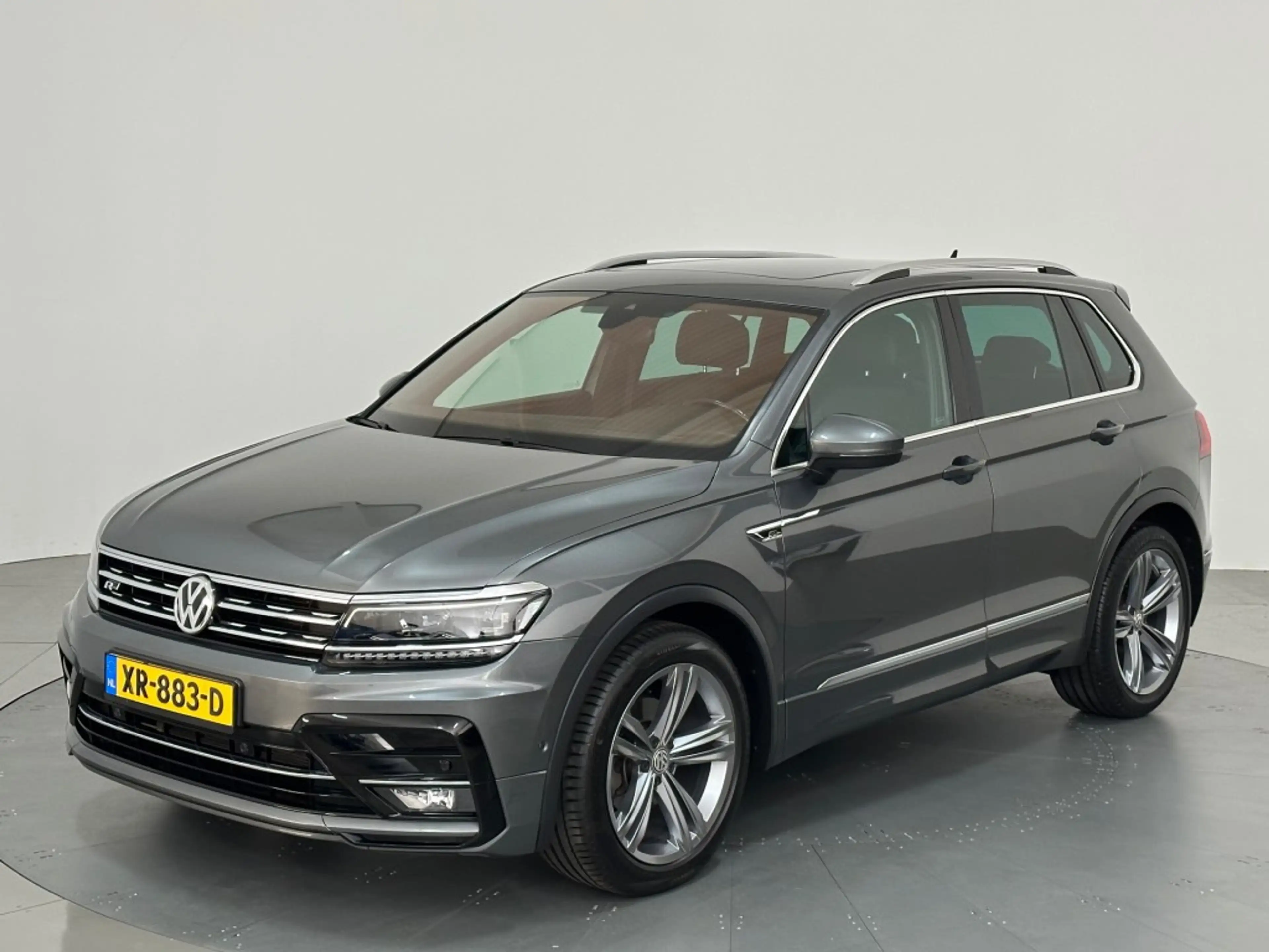 Volkswagen Tiguan 1.5 TSI DSG HIGHLINE R-LINE LEDER PANODAK — photo 2