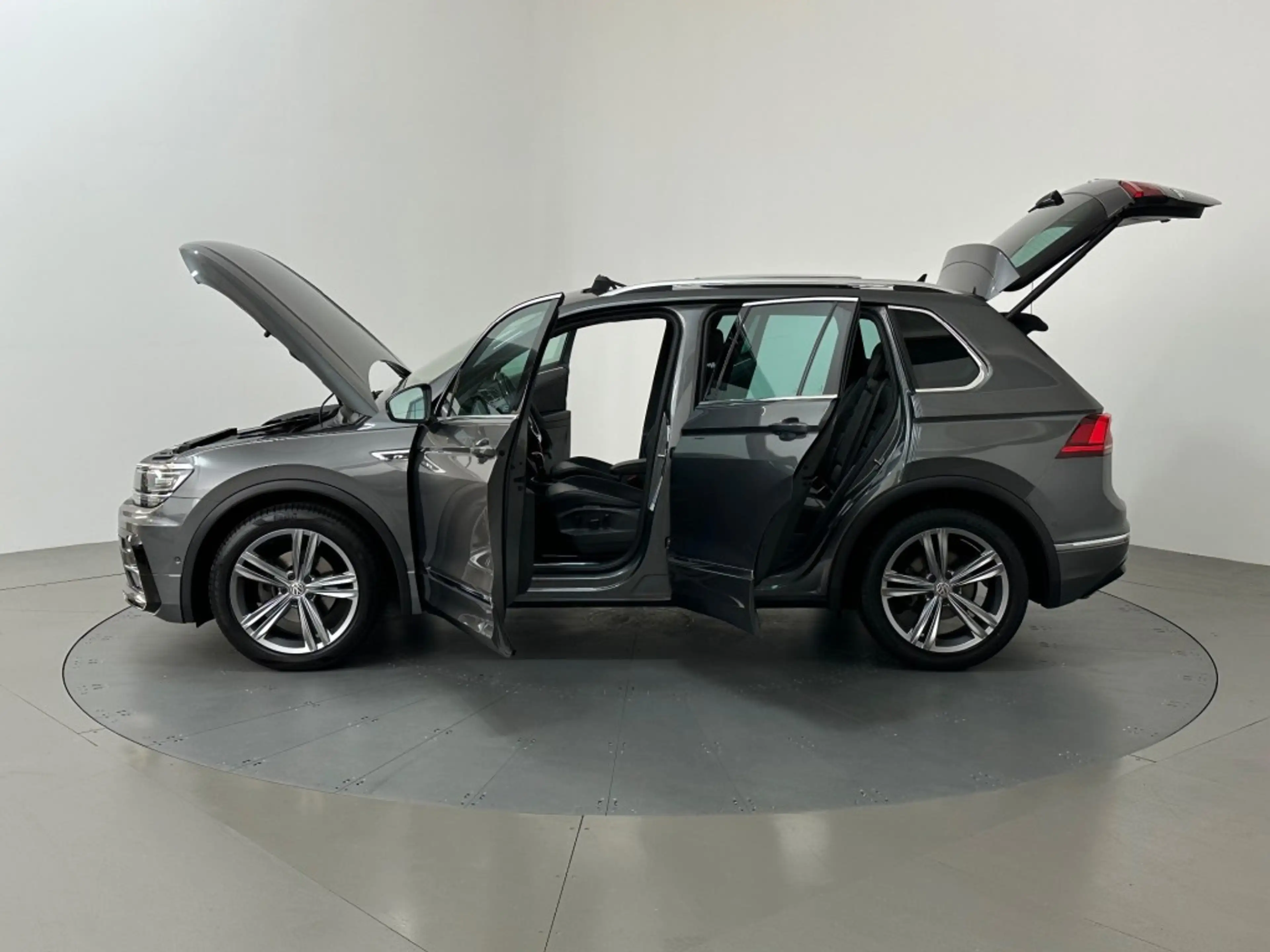 Volkswagen Tiguan 1.5 TSI DSG HIGHLINE R-LINE LEDER PANODAK — photo 7