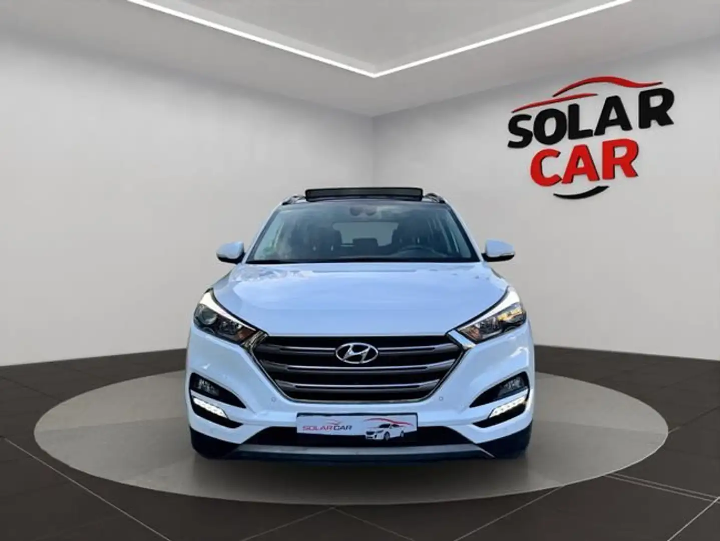 Hyundai TUCSON 2.0CRDI Tecno Sky 4x4 Wit - 2