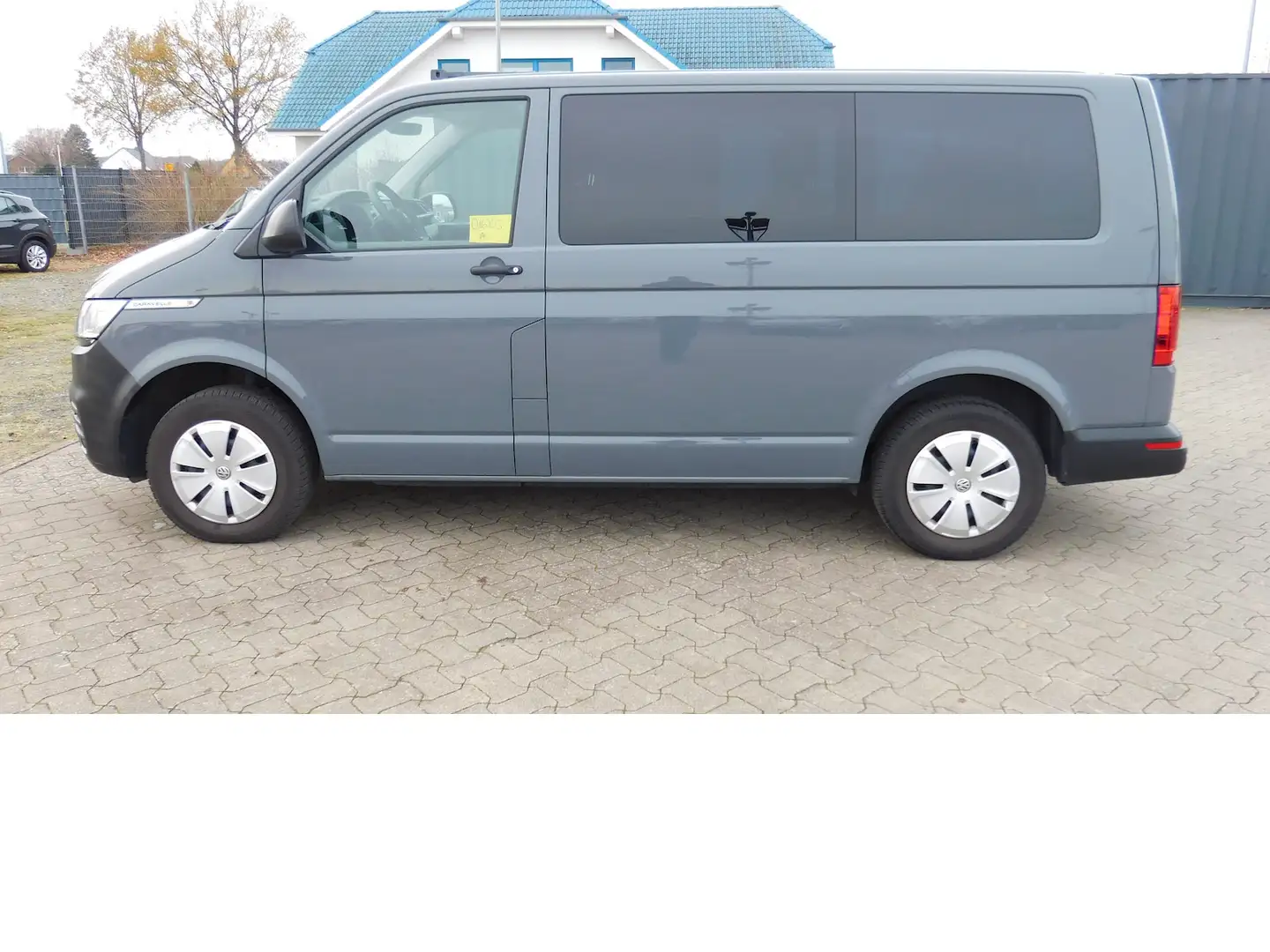 Volkswagen T6.1 Caravelle 2.0 BMT TDI 9 Sitze Navi Klima Grau - 1