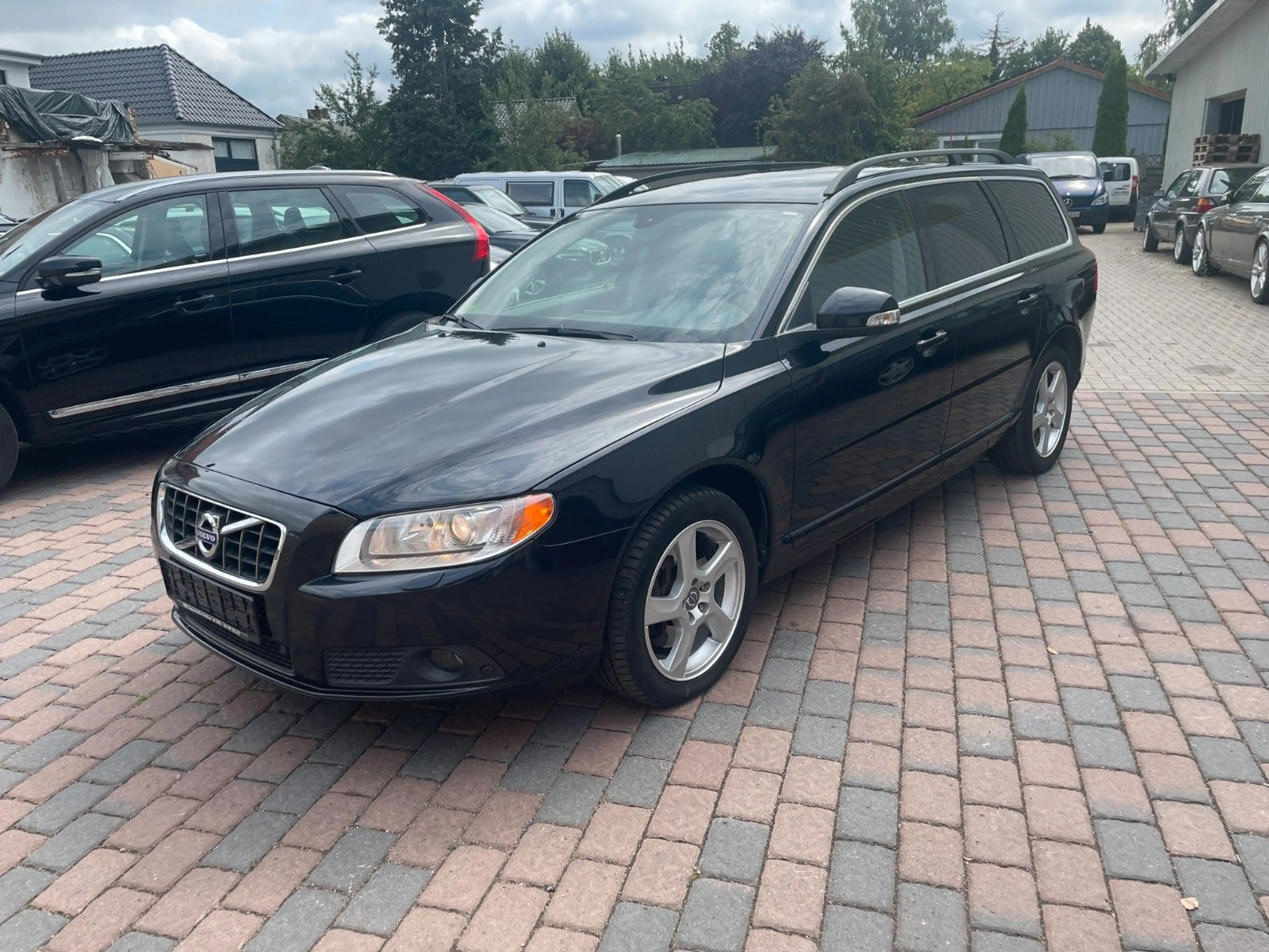 Volvo V70 D4 Kombi Momentum NAVI, Leder, AHK