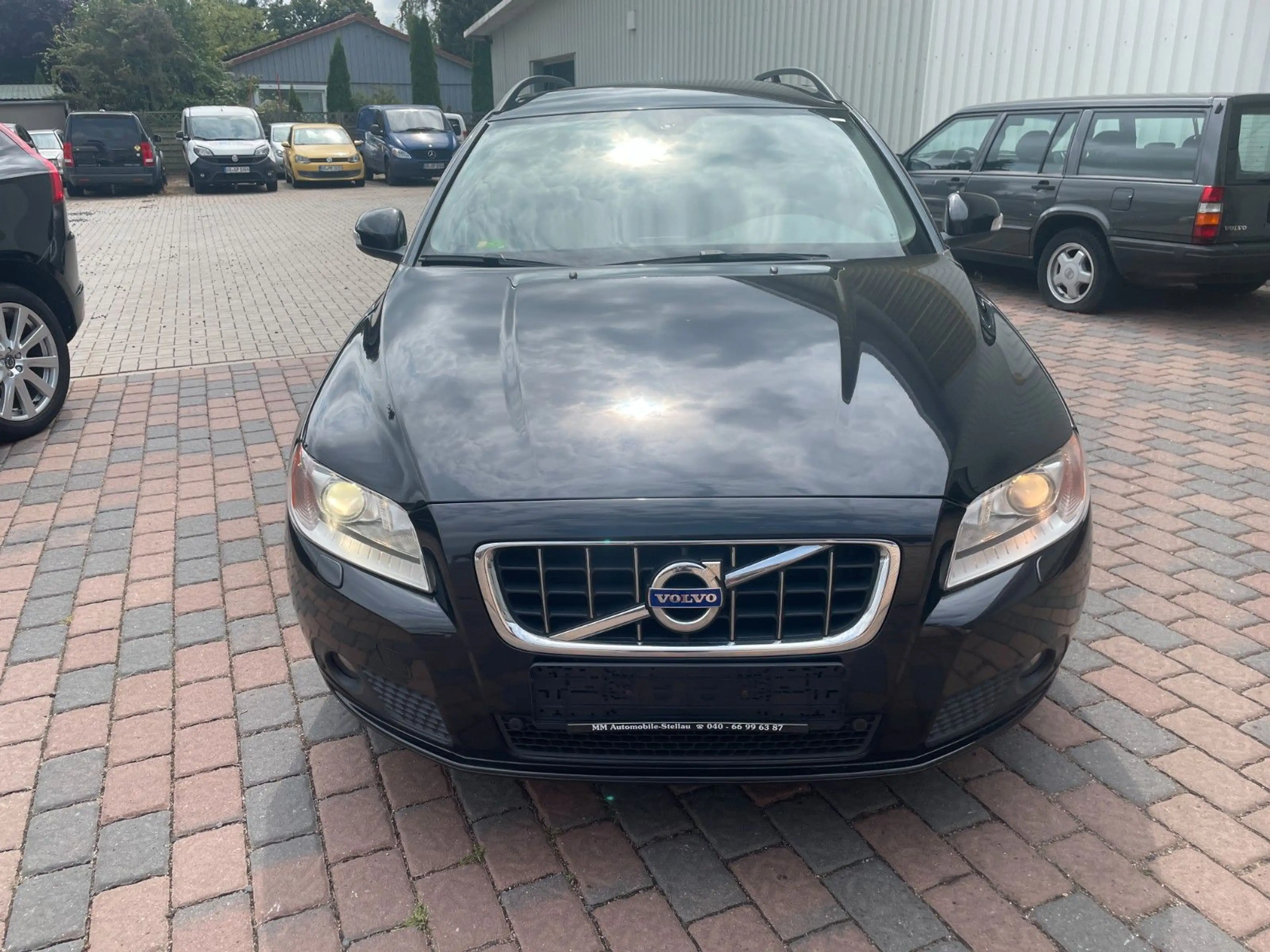 Volvo V70 D4 Kombi Momentum NAVI, Leder, AHK — photo 2