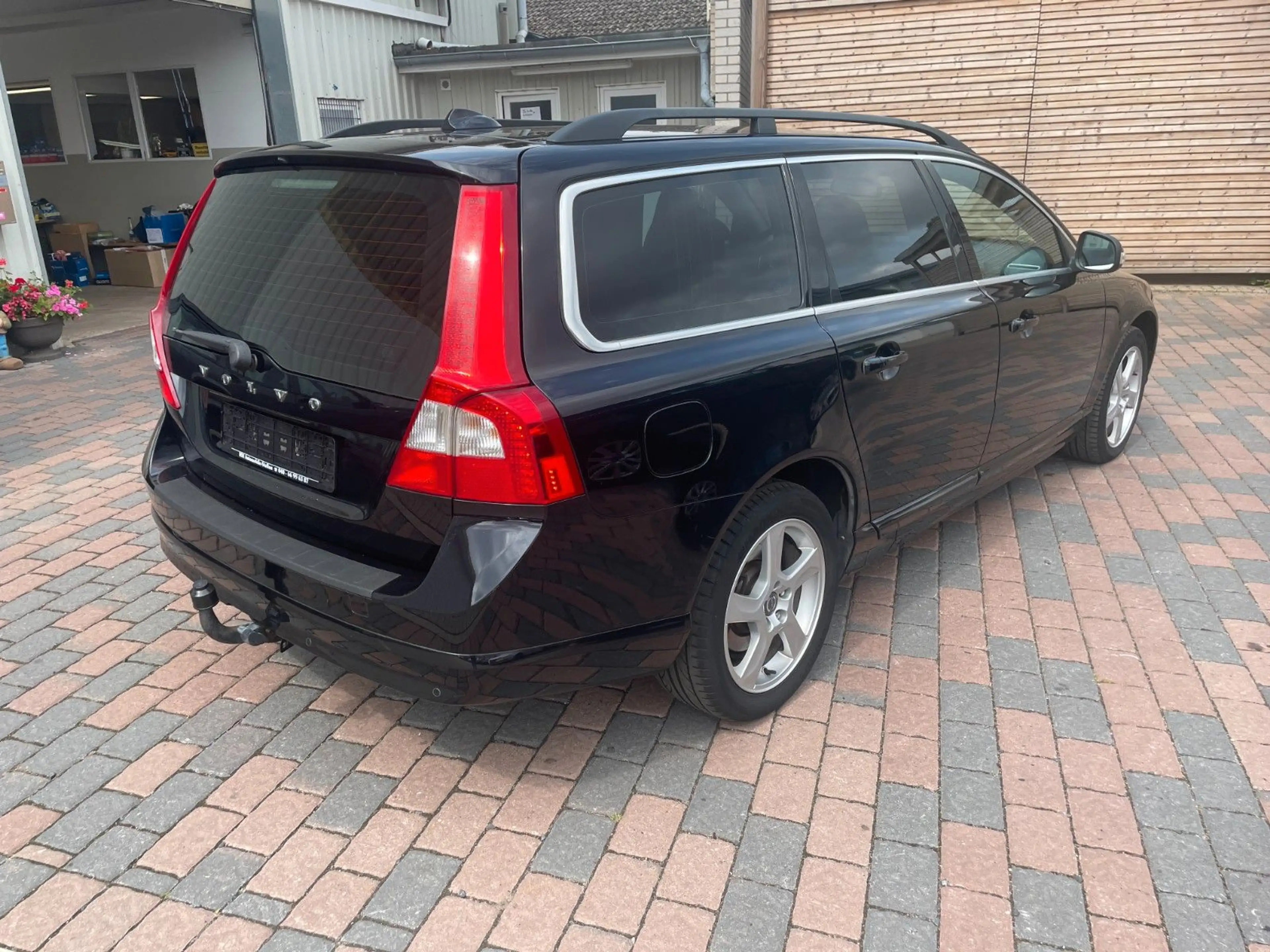 Volvo V70 D4 Kombi Momentum NAVI, Leder, AHK — photo 6