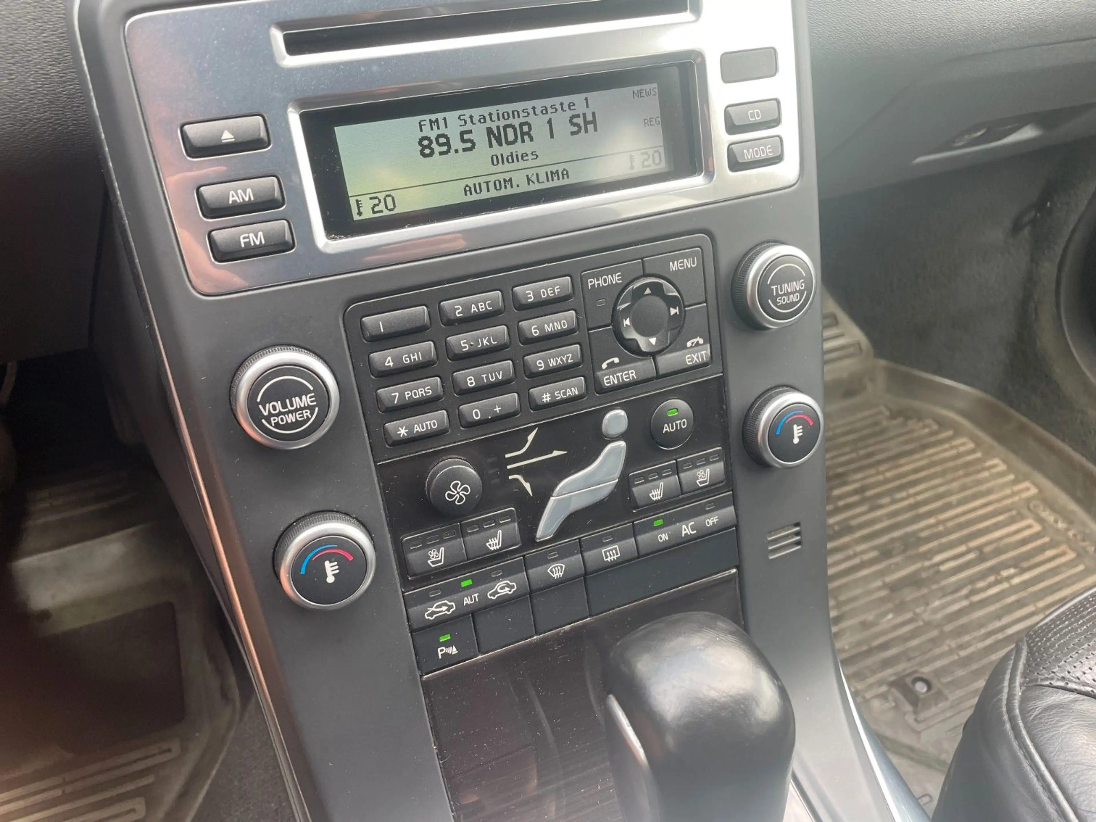 Volvo V70 D4 Kombi Momentum NAVI, Leder, AHK — photo 8