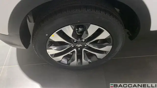 DR Automobiles DR5 view 8