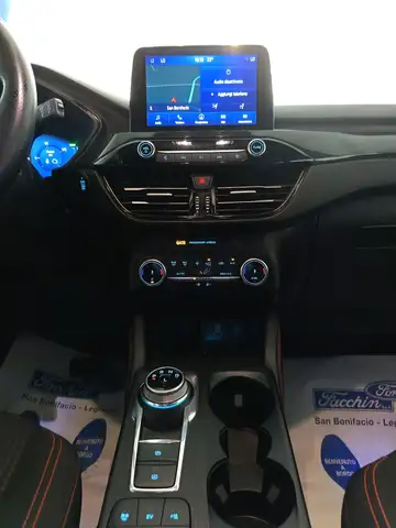 Ford Kuga view 3