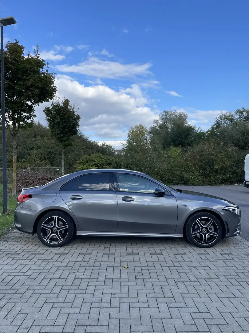 Mercedes-Benz A 250 e 8G-DCT Edition 2020 AMG-Line - 2