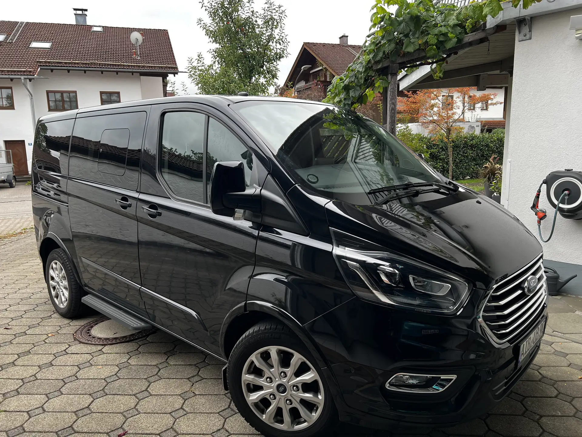 포드 Tourneo Custom 2.0 TDCi 2020 블랙 사진 3
