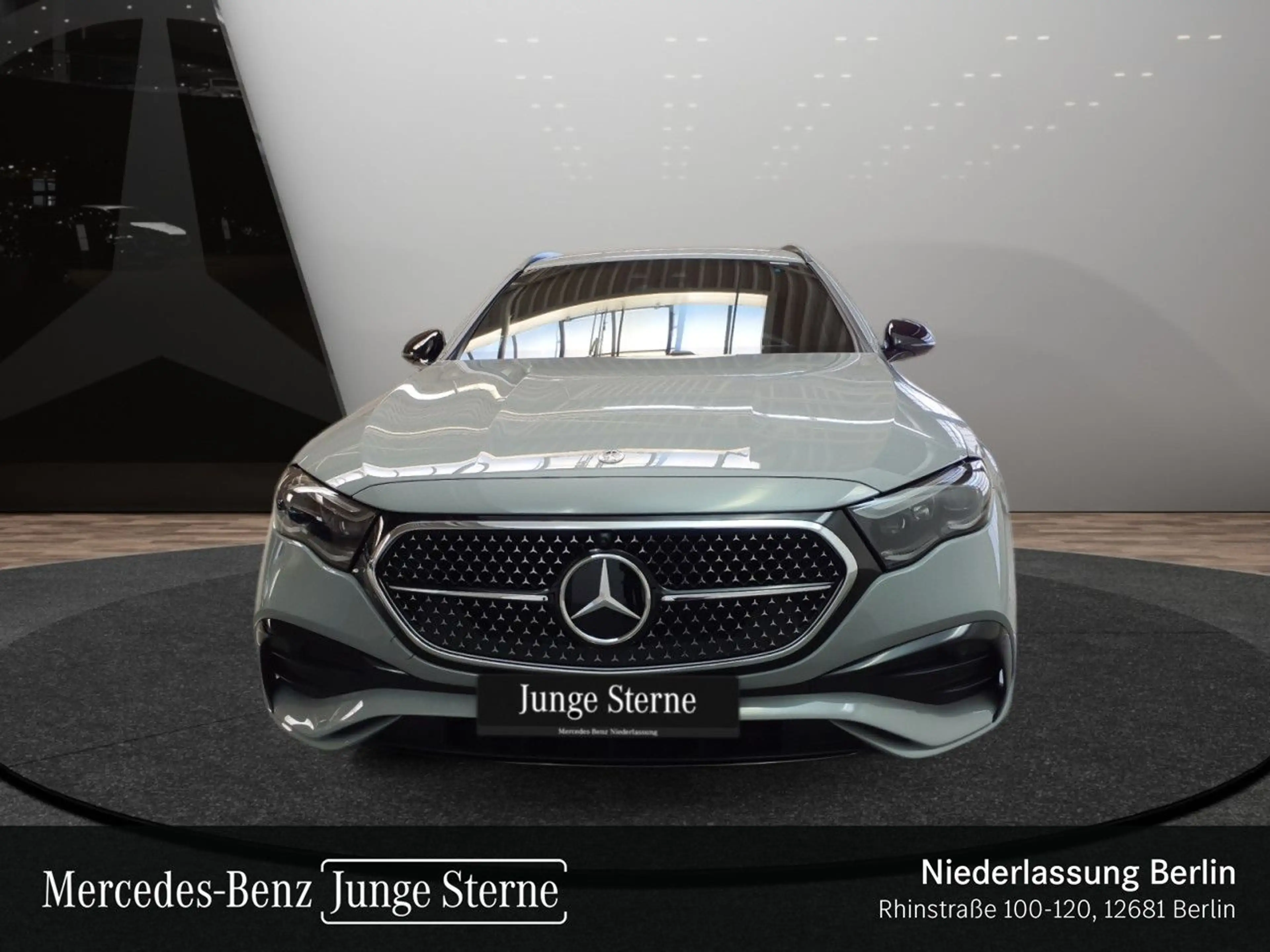 Mercedes-Benz E 300 de T AMG Fahrass 360° Burmester Distr. AHK — photo 3