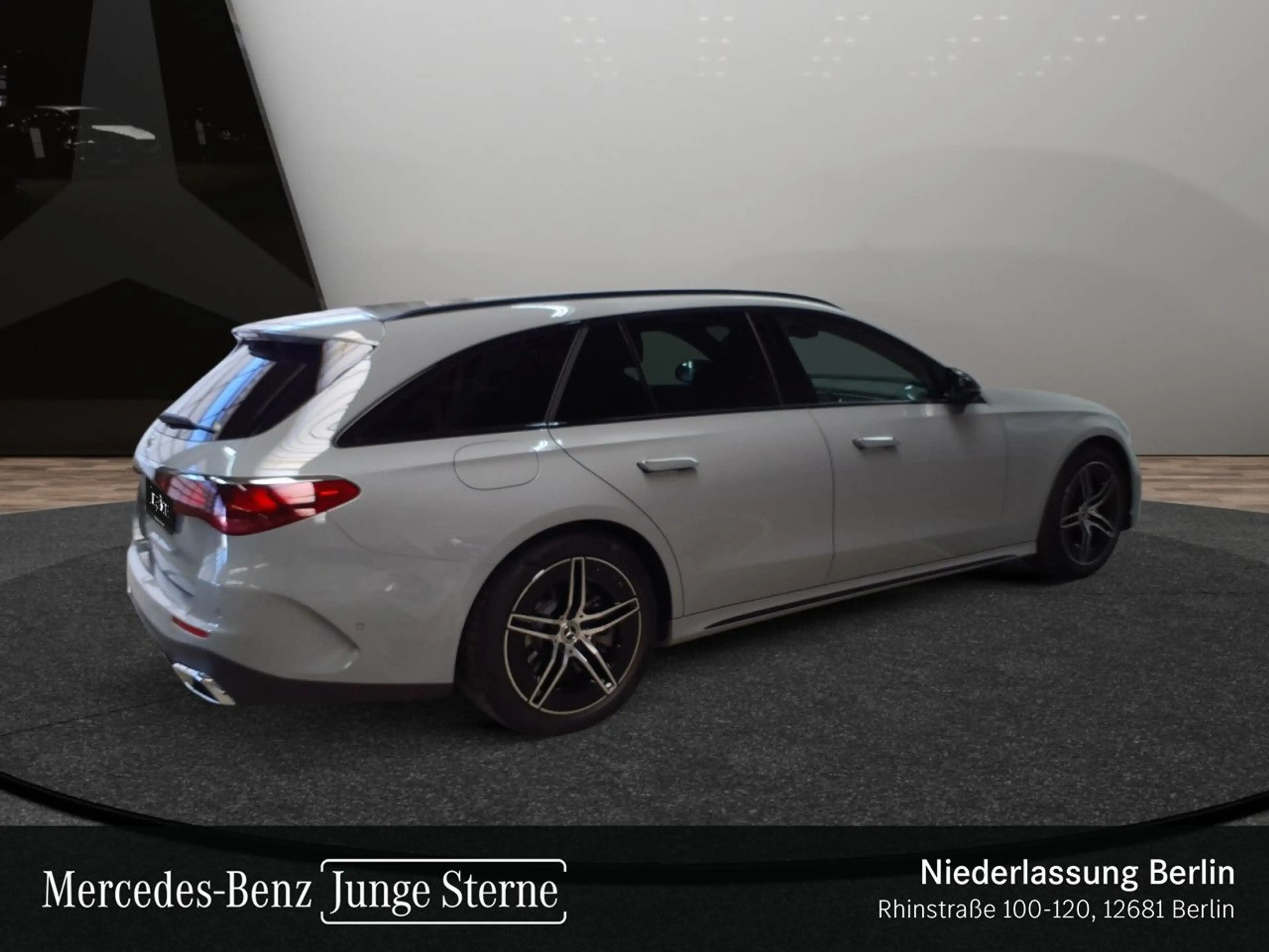 Mercedes-Benz E 300 de T AMG Fahrass 360° Burmester Distr. AHK — photo 8