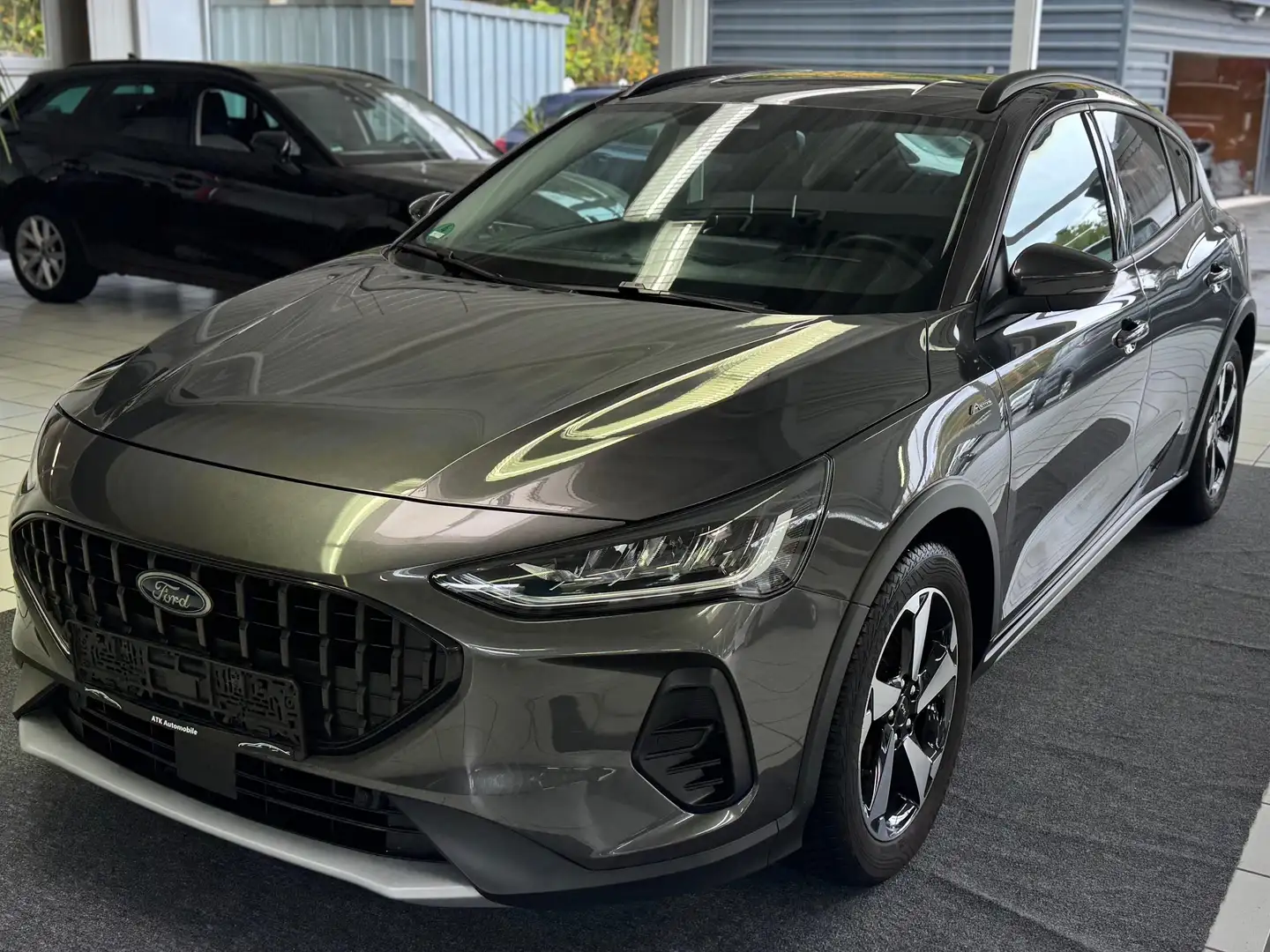 Ford Focus Active X*RFK*Head-up-Display*SPH-ASS*LED*NAVI* Grau - 1