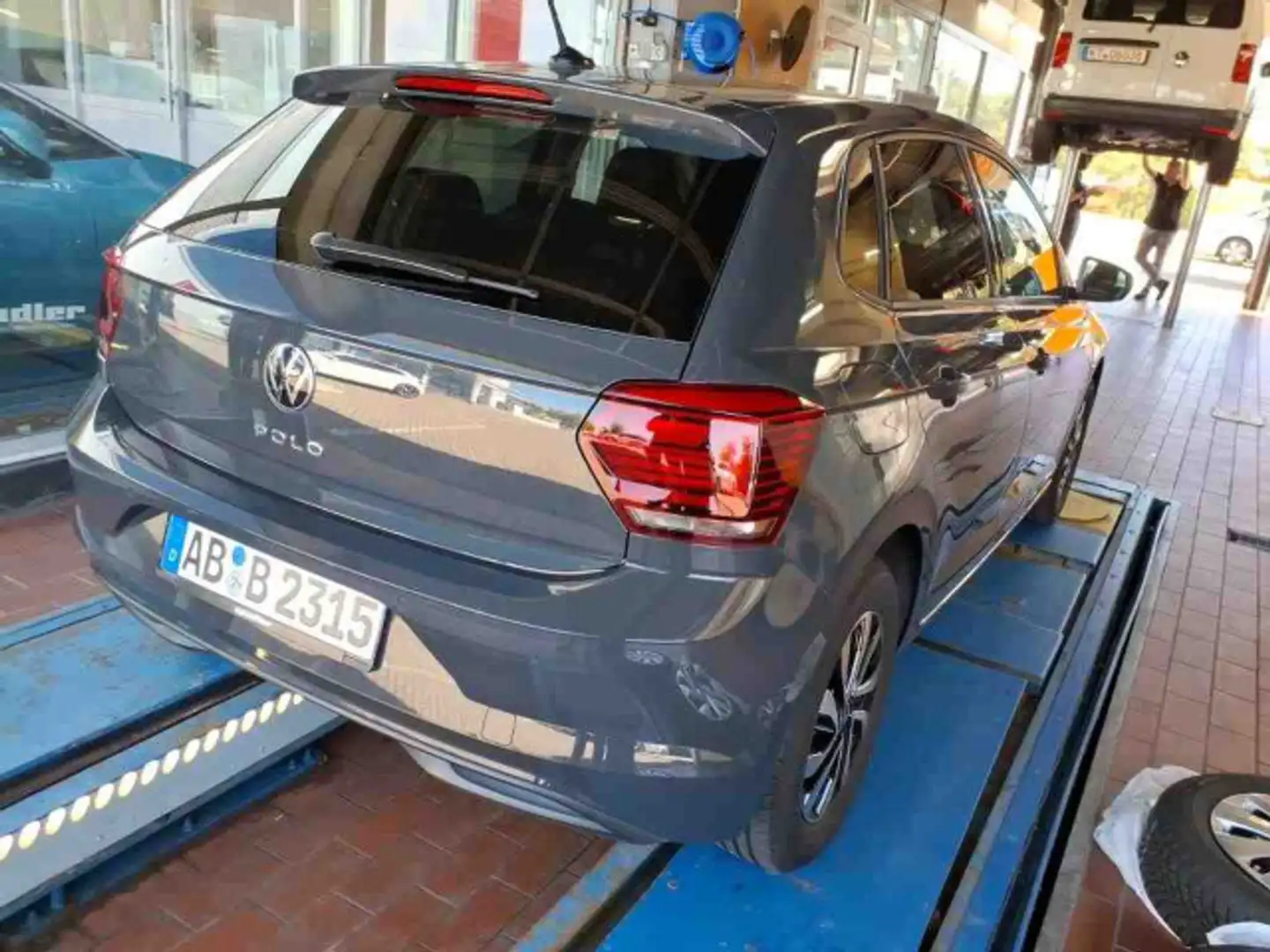 Volkswagen Polo 1.0 TSI ACTIVE APP SHZ PDC AirCare Grau - 2