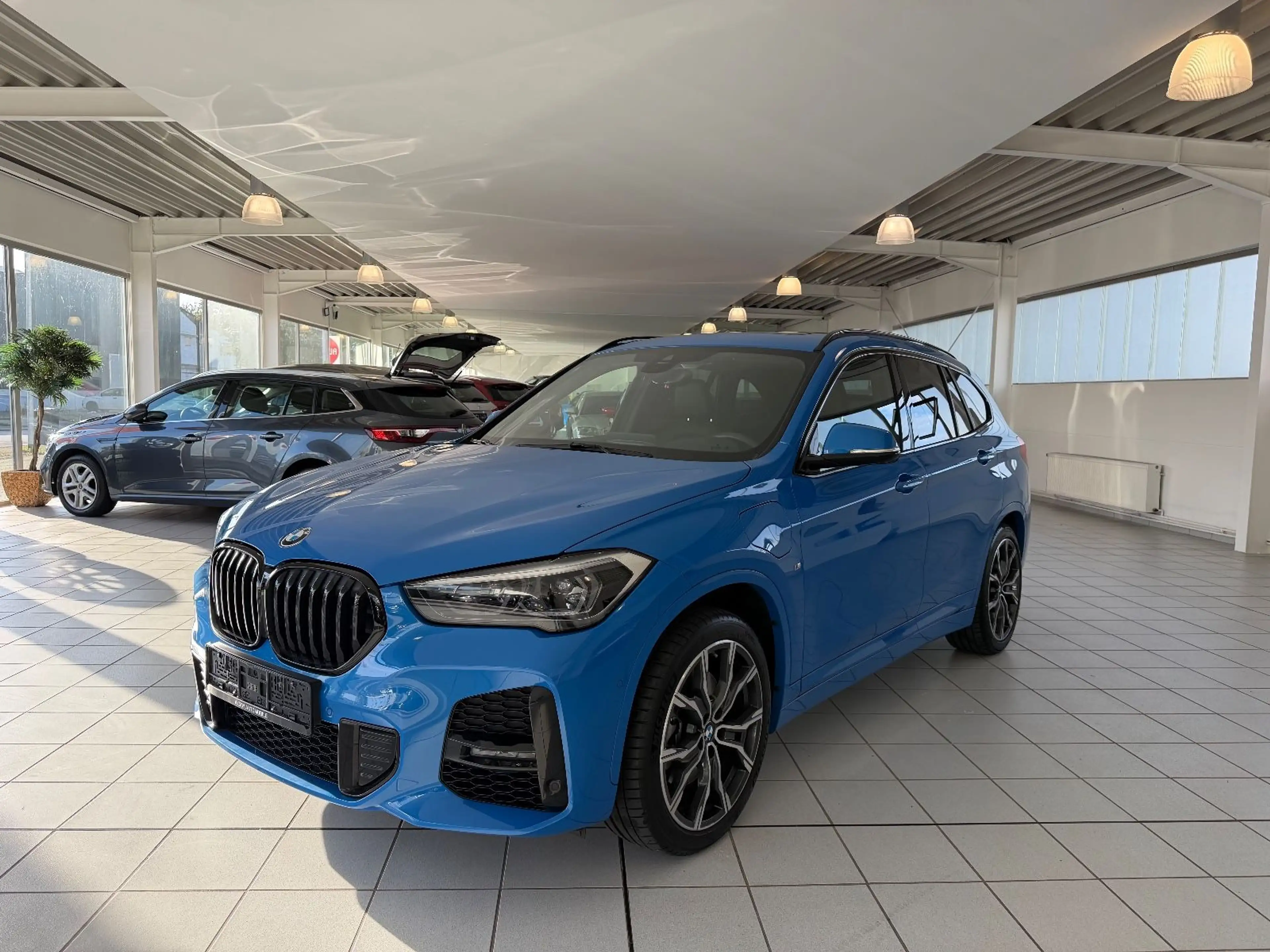 BMW X1 xDrive 25 e M Sport, PANO, LEDER, AHK, HEADUP