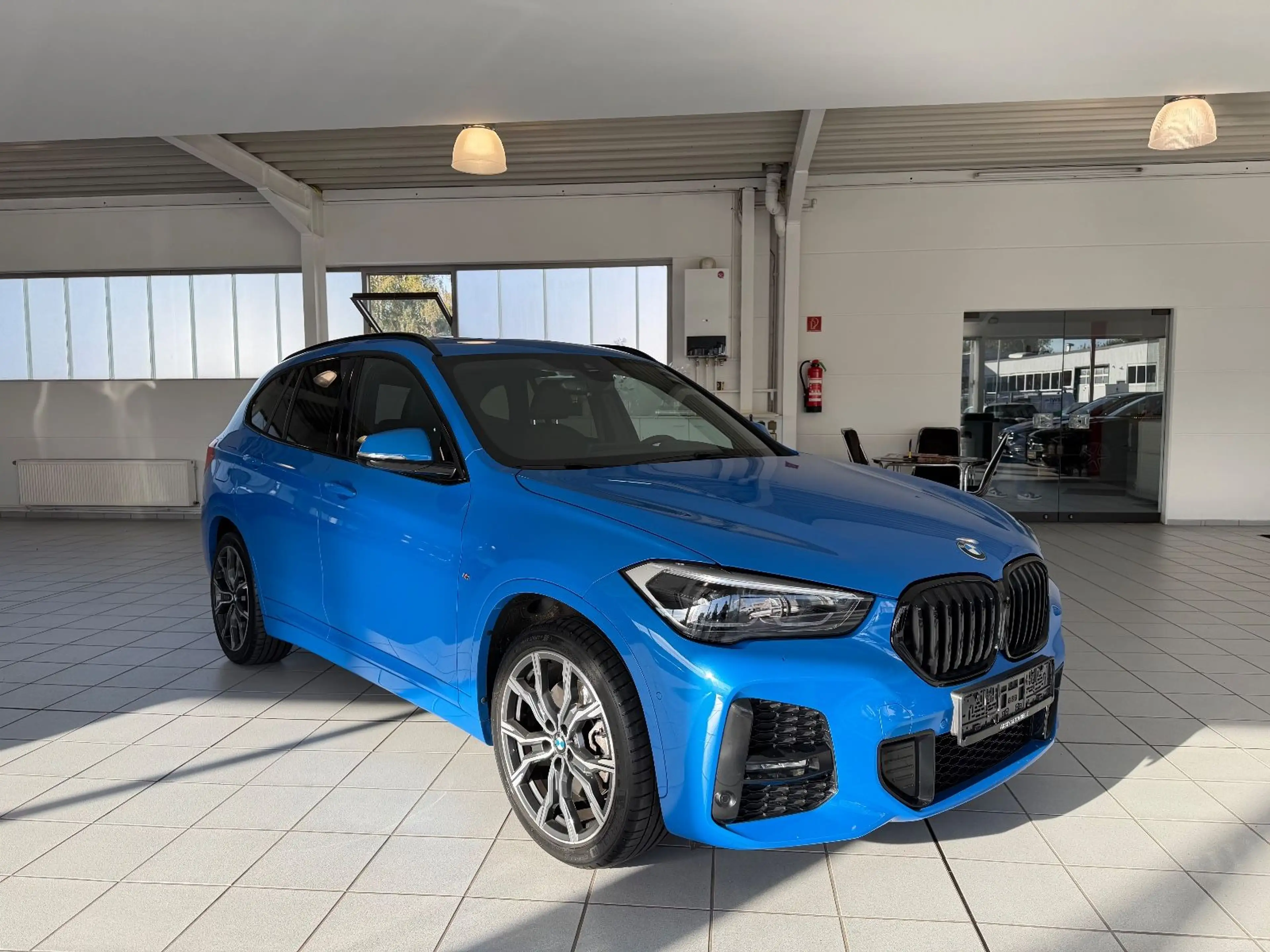 BMW X1 xDrive 25 e M Sport, PANO, LEDER, AHK, HEADUP — photo 7