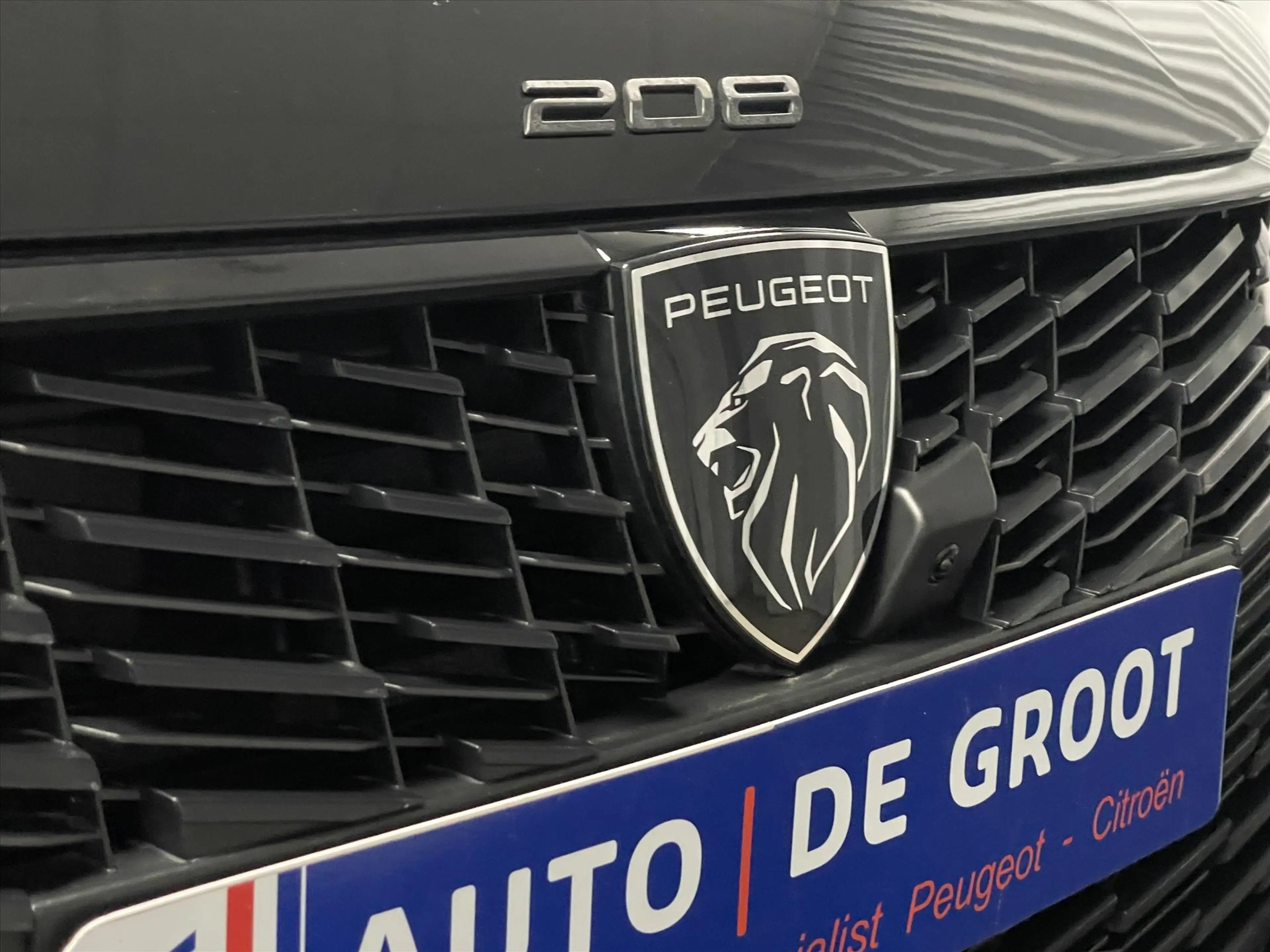 Peugeot e-208 GT PACK EV 50kWh 156pk SOH 96% Alcantara massage — photo 10