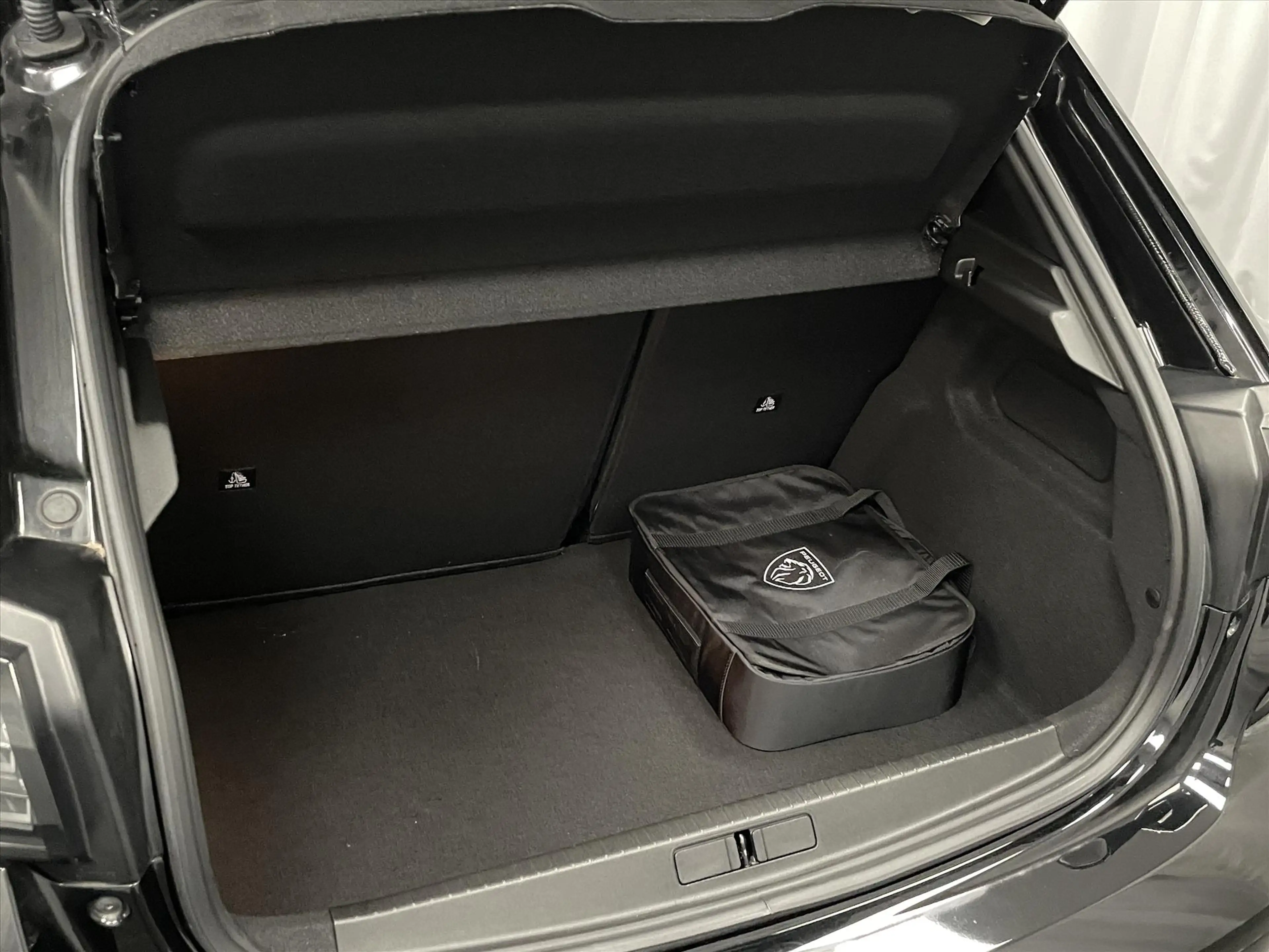 Peugeot e-208 GT PACK EV 50kWh 156pk SOH 96% Alcantara massage — photo 20