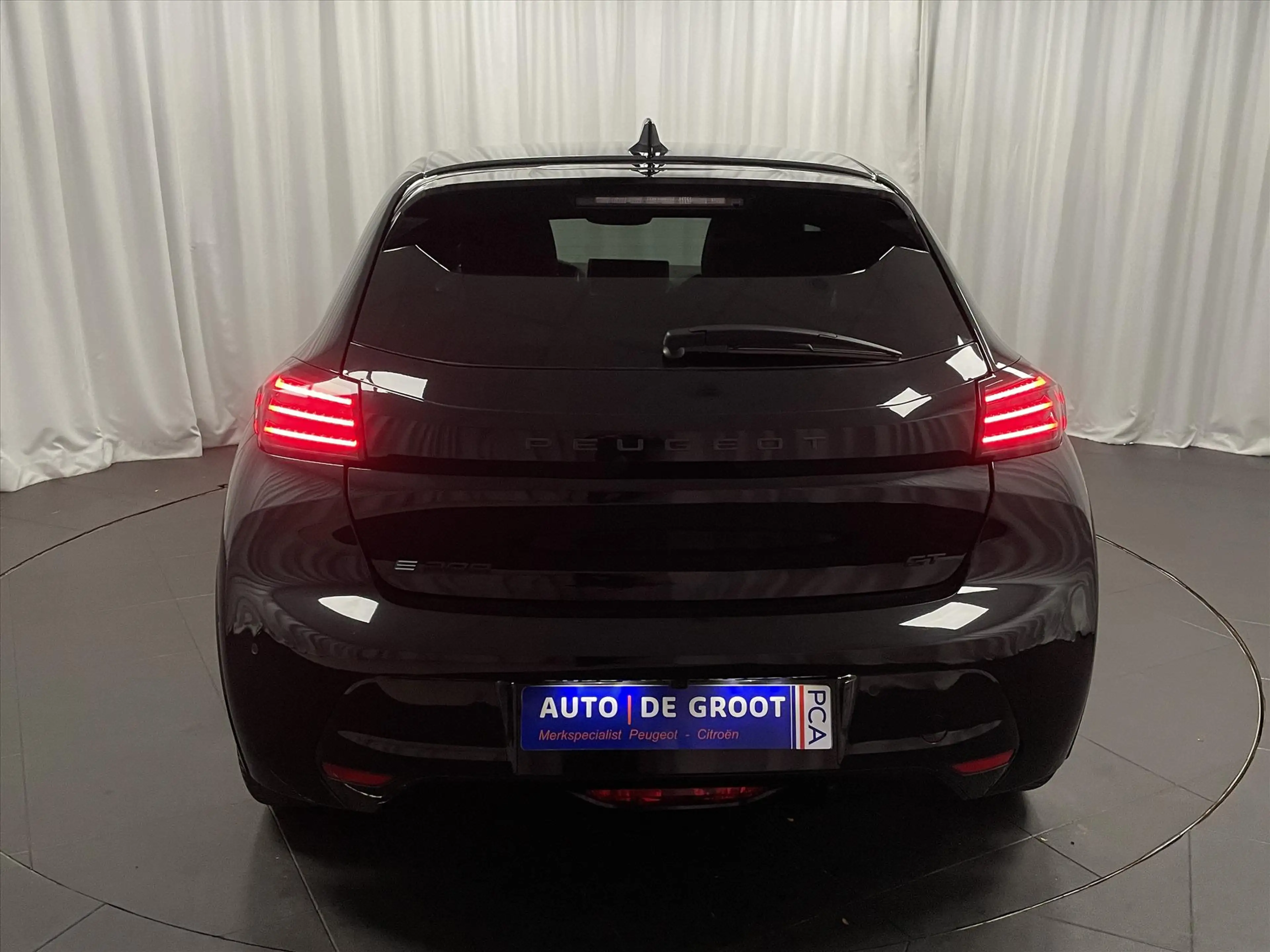 Peugeot e-208 GT PACK EV 50kWh 156pk SOH 96% Alcantara massage — photo 5