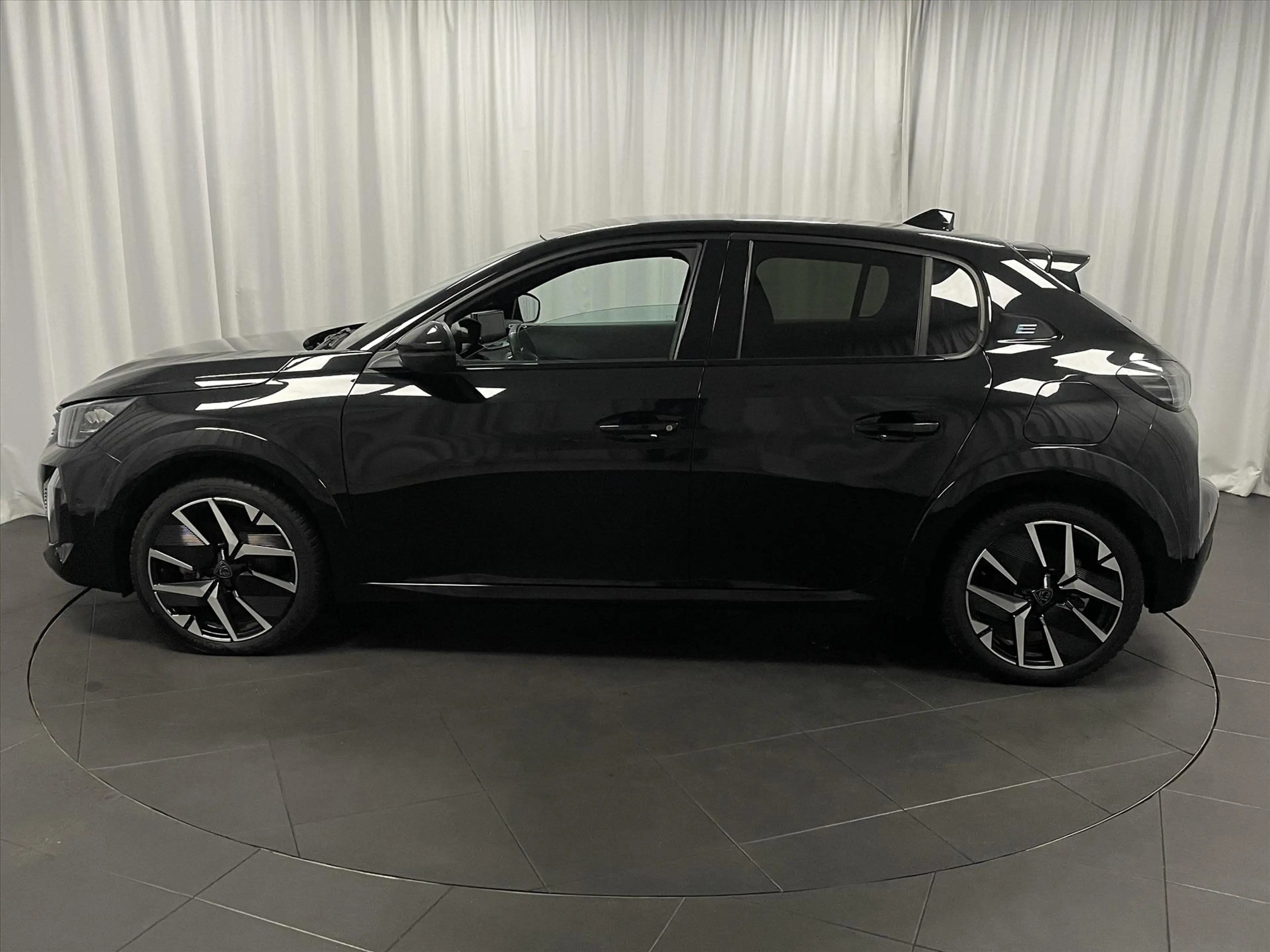 Peugeot e-208 GT PACK EV 50kWh 156pk SOH 96% Alcantara massage — photo 2